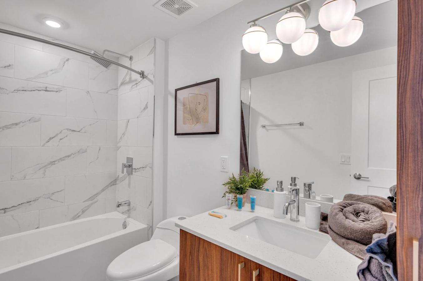 Beautiful Unit With Amazing View & Free Parking Miami
