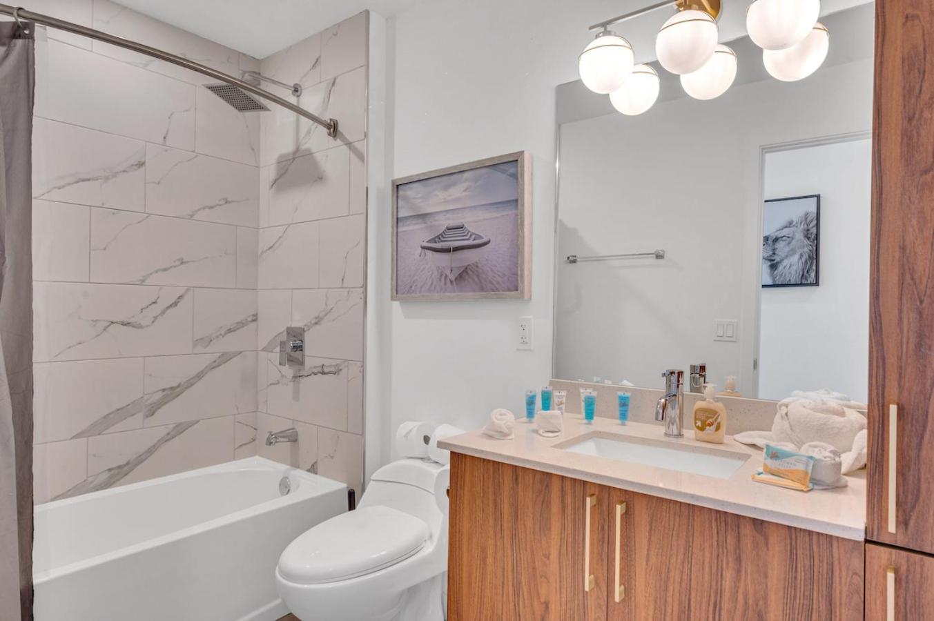 Modern 2 Bed Mins From Brickell With Free Parking Miami