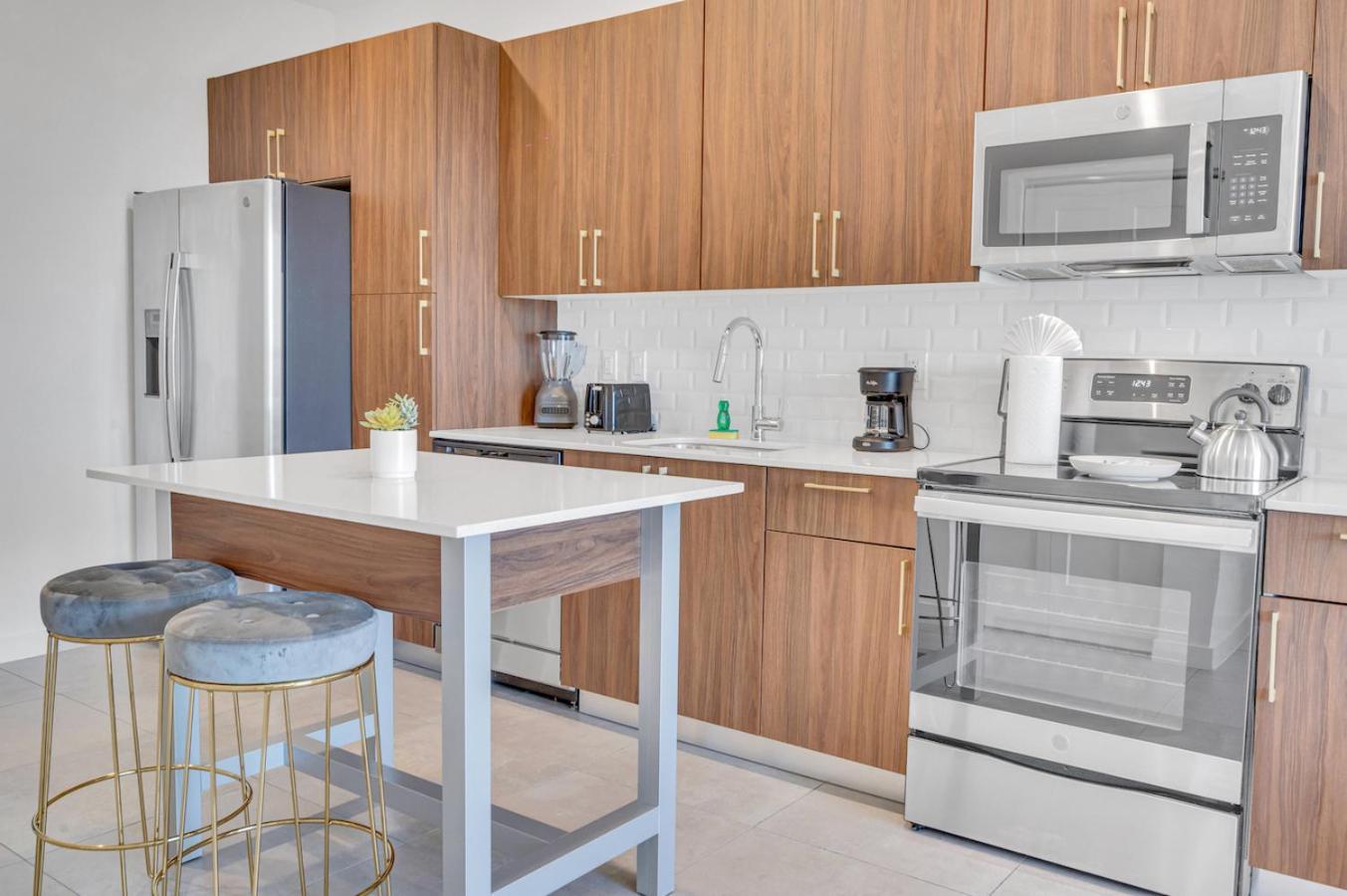 Apartment Modern 2 Bed Mins From Brickell With Free Parking *