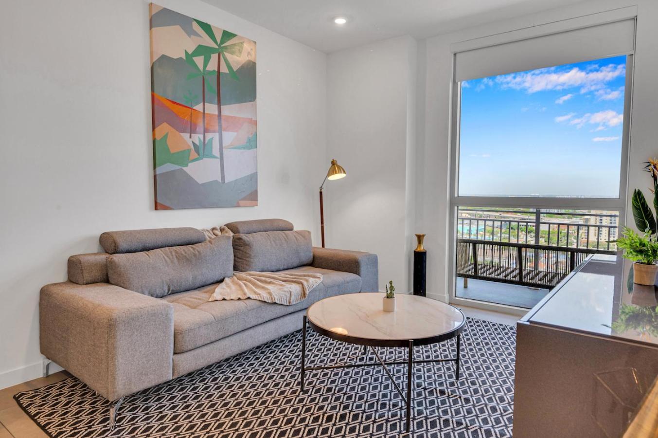 Apartment Modern 2 Bed Mins From Brickell With Free Parking