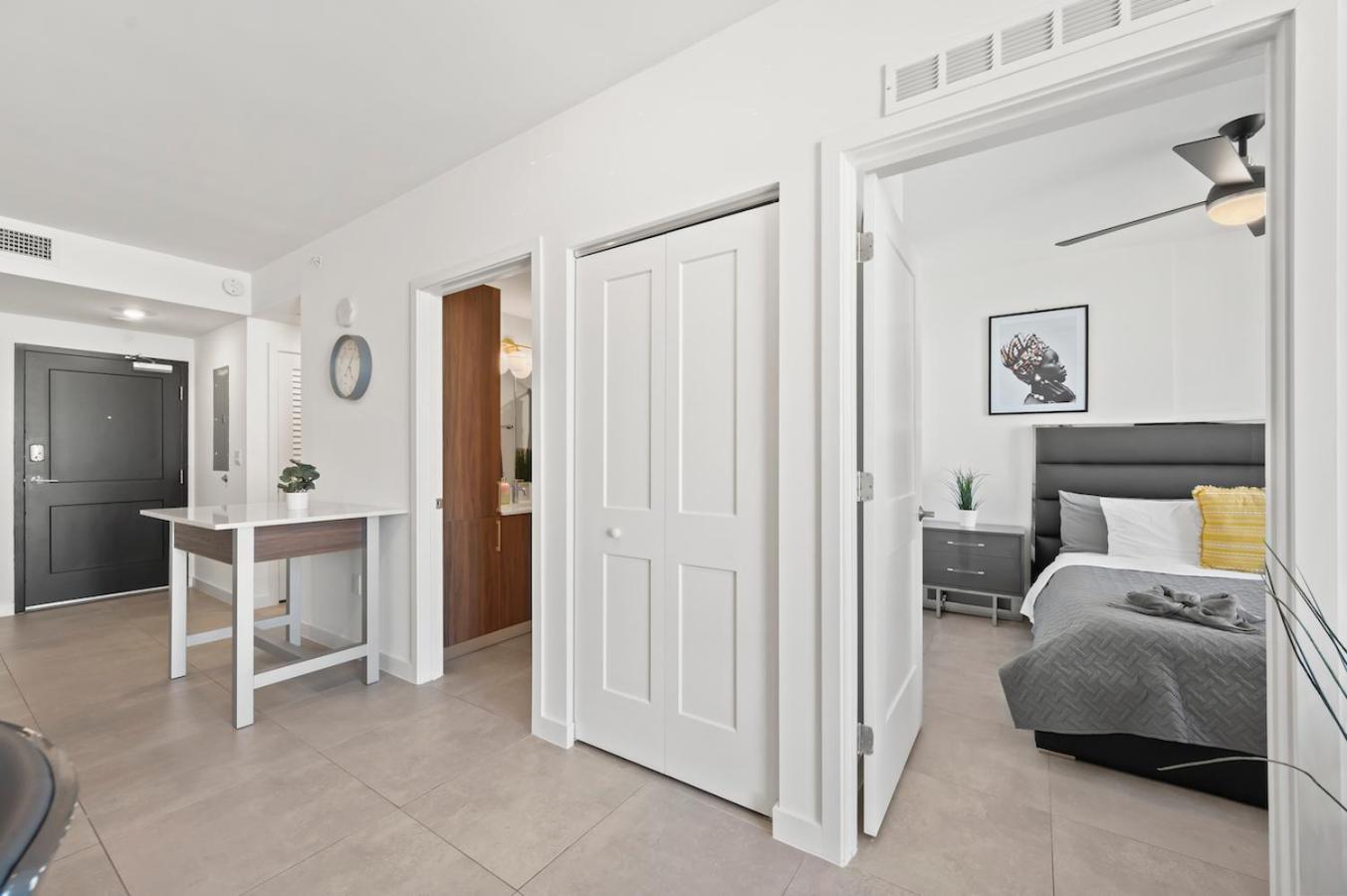 Modern Unit Mins From Brickell With Free Parking *