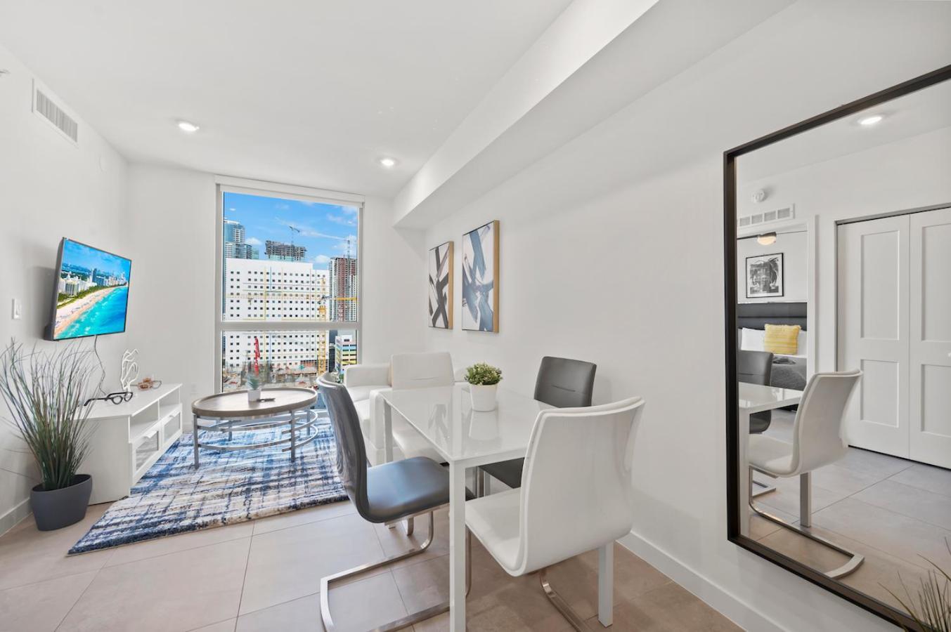 Modern Unit Mins From Brickell With Free Parking