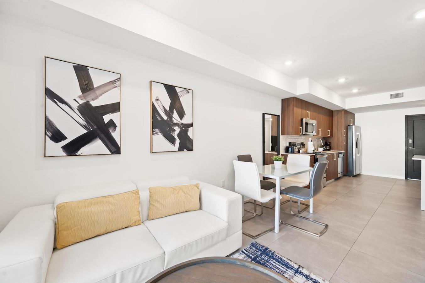 Modern Unit Mins From Brickell With Free Parking *