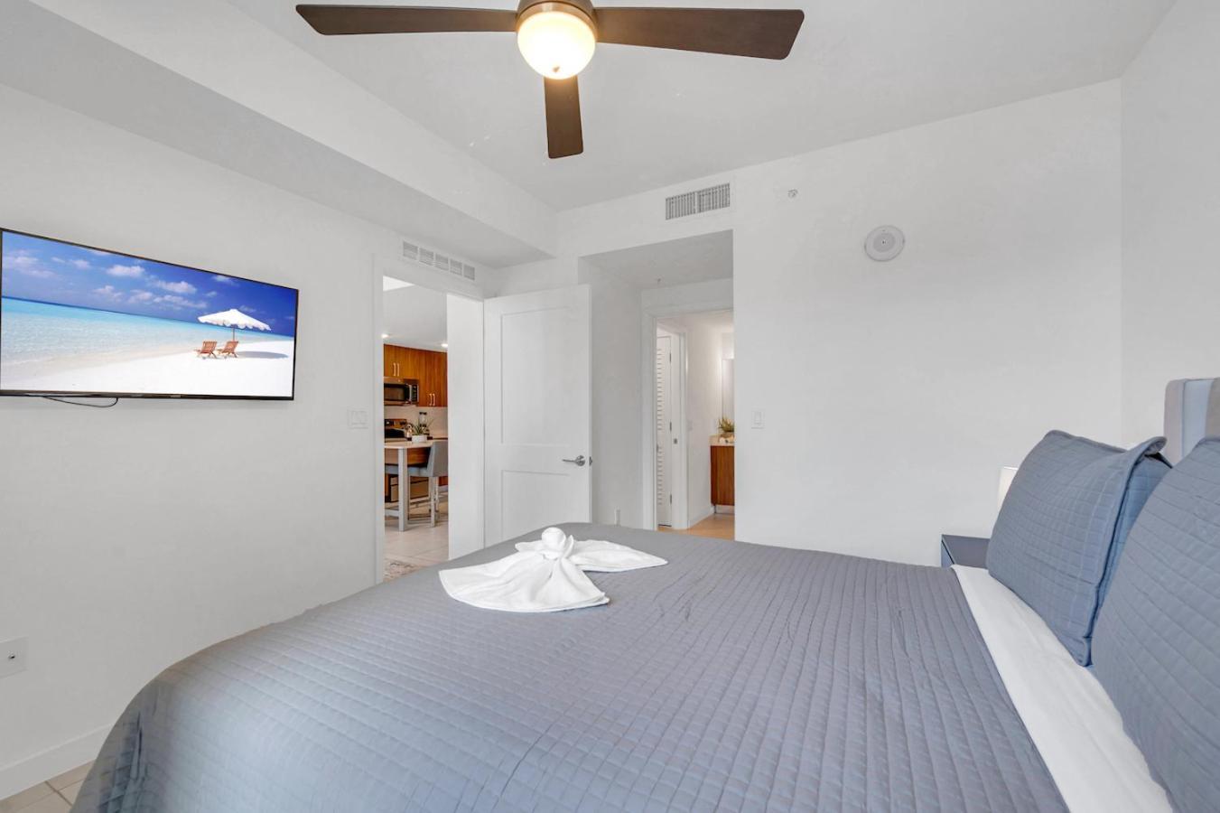 Centrally Located 2 Bed In The Heart Of Downtown With Free Parkin *
