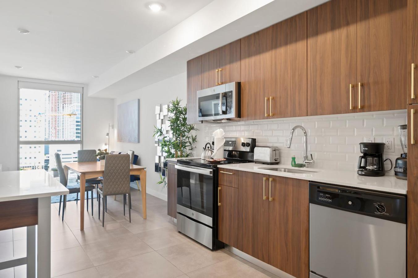 Modern Unit In Downtown With Free Parking Apartamento *