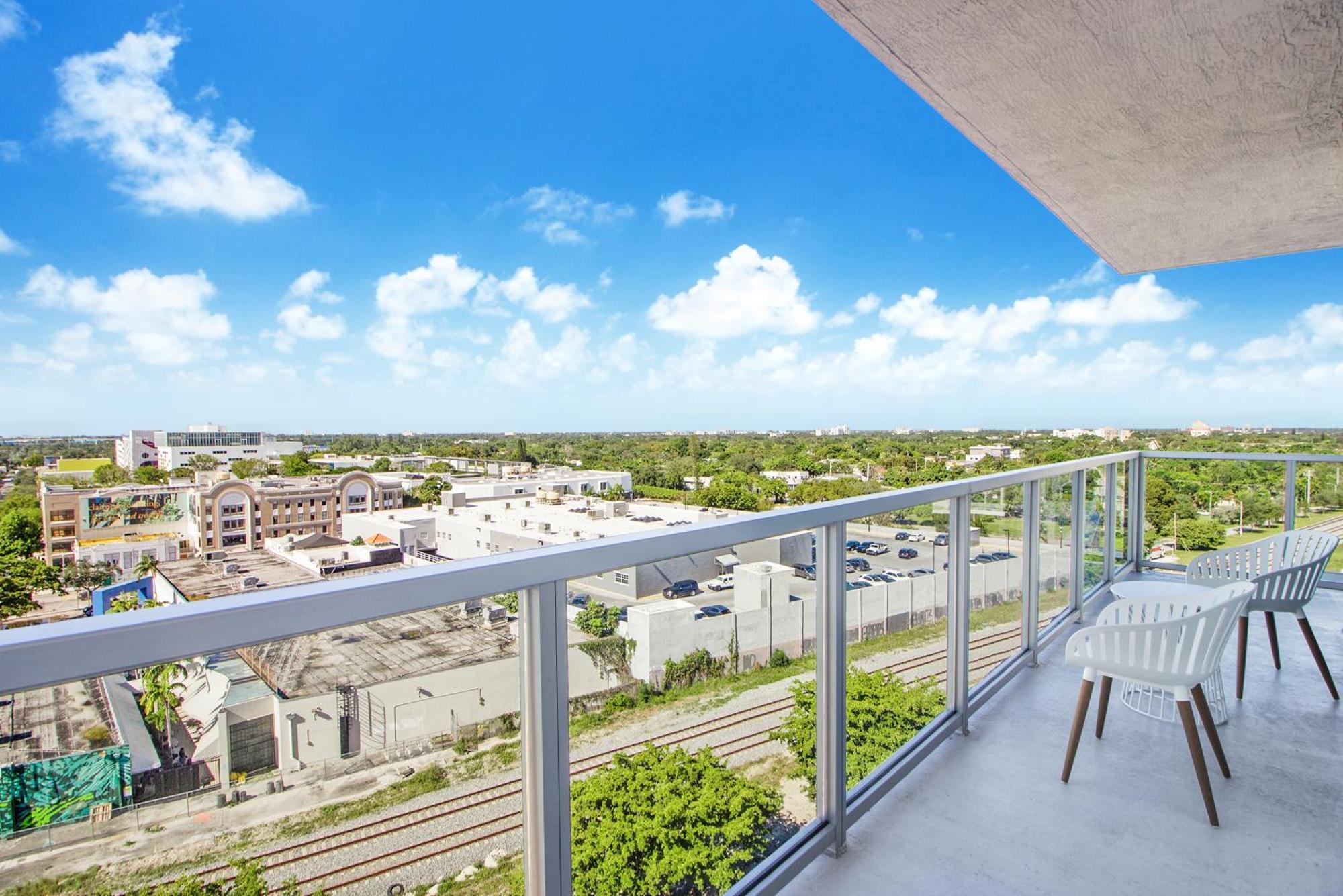 Quadro Residences By Ionica Apartment