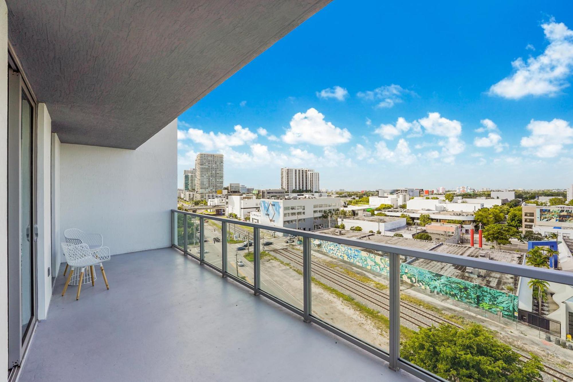 Quadro Residences By Ionica Apartment