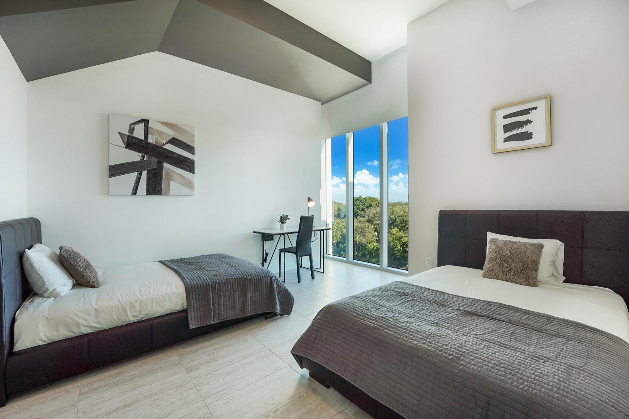 Apartment Quadro Residences By Ionica