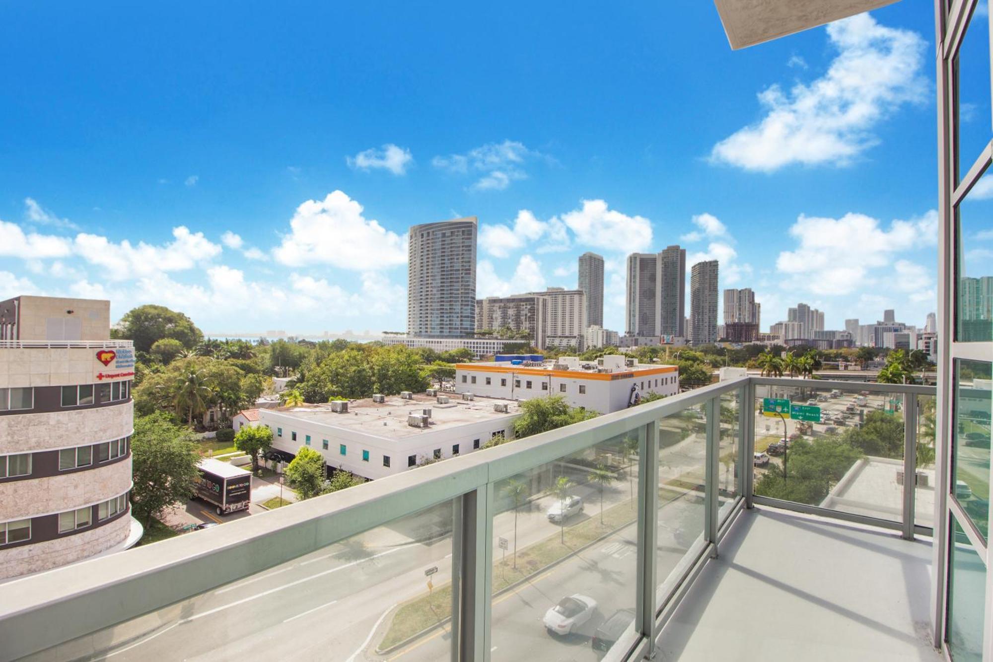 Apartment Quadro Residences By Ionica