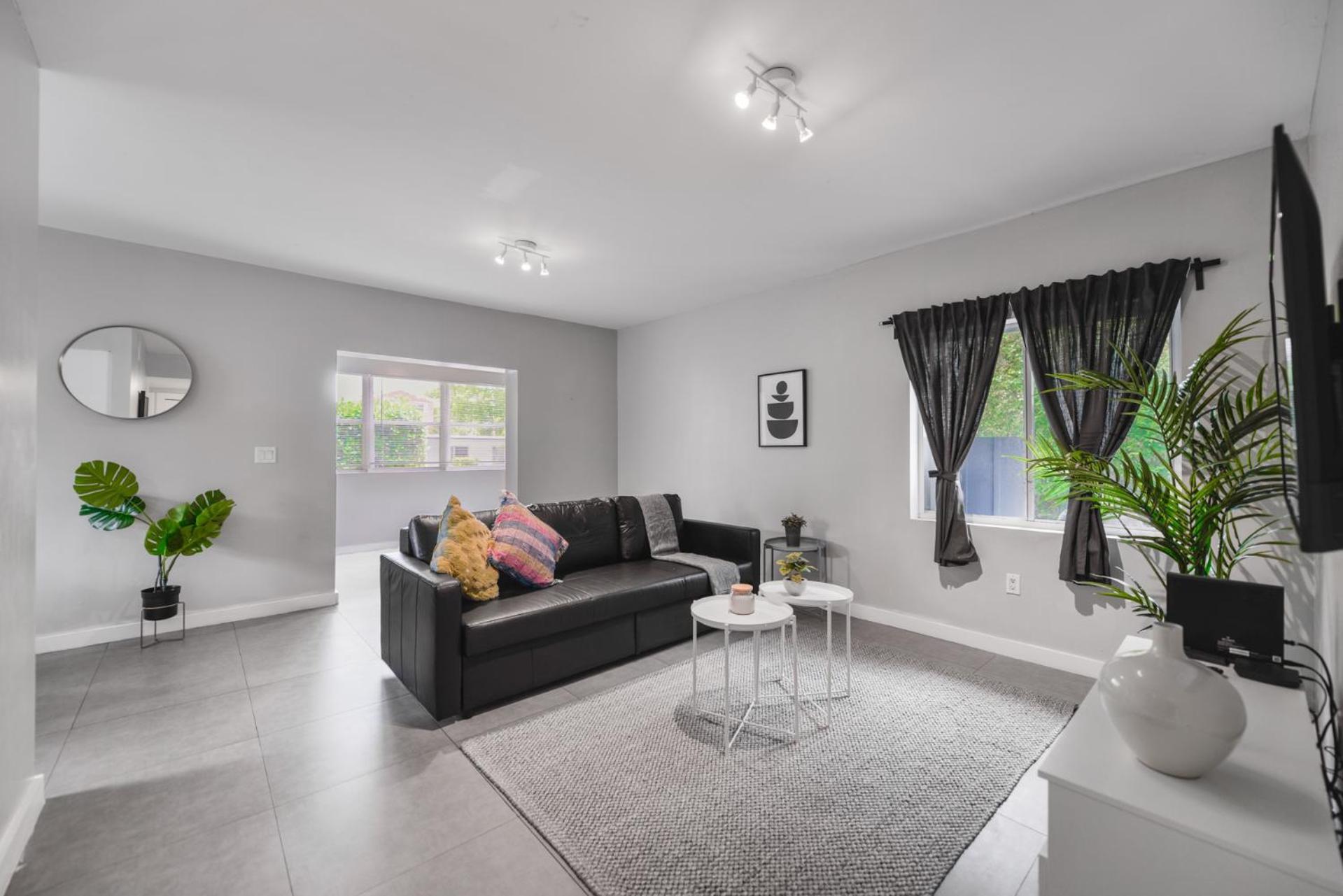 Awesome Duplex On The East Side Of Holiday home