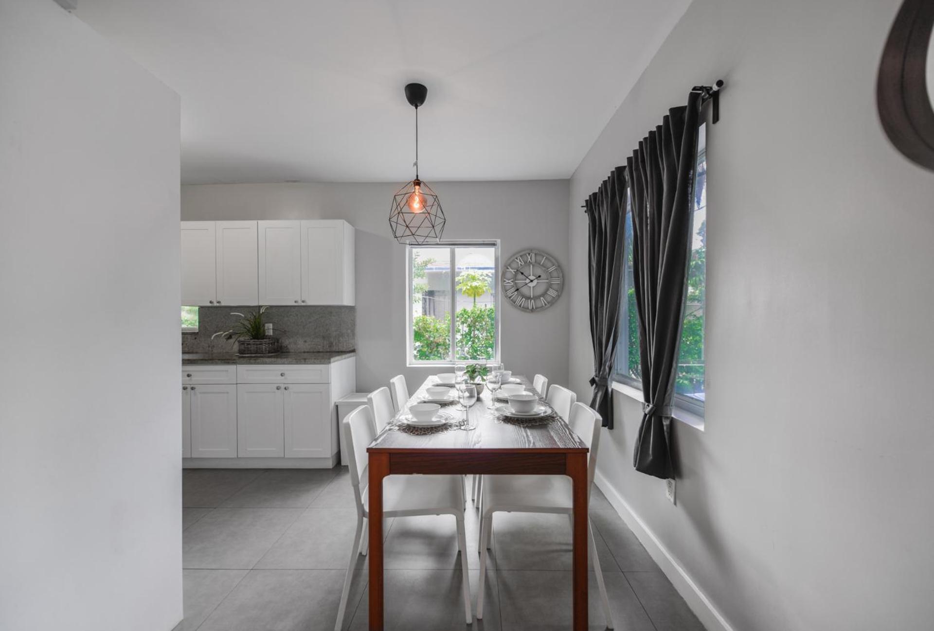 Awesome Duplex On The East Side Of Holiday home