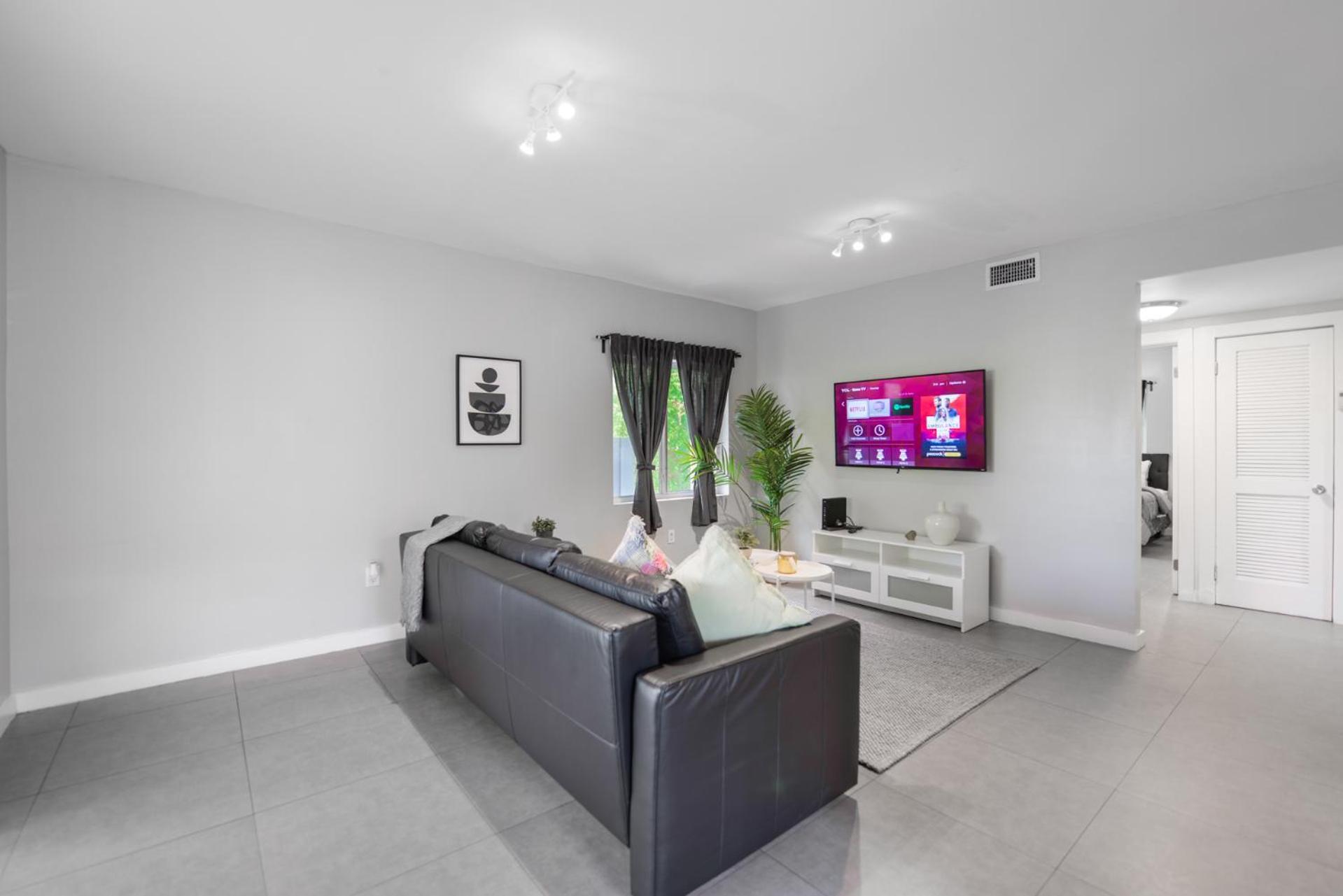 Awesome Duplex On The East Side Of *