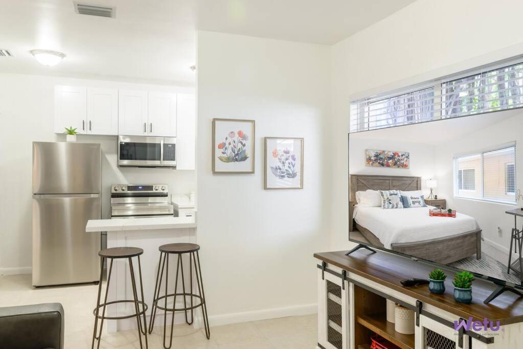 Hidden Gem Apt/near Downtown & Brickell Apartment *