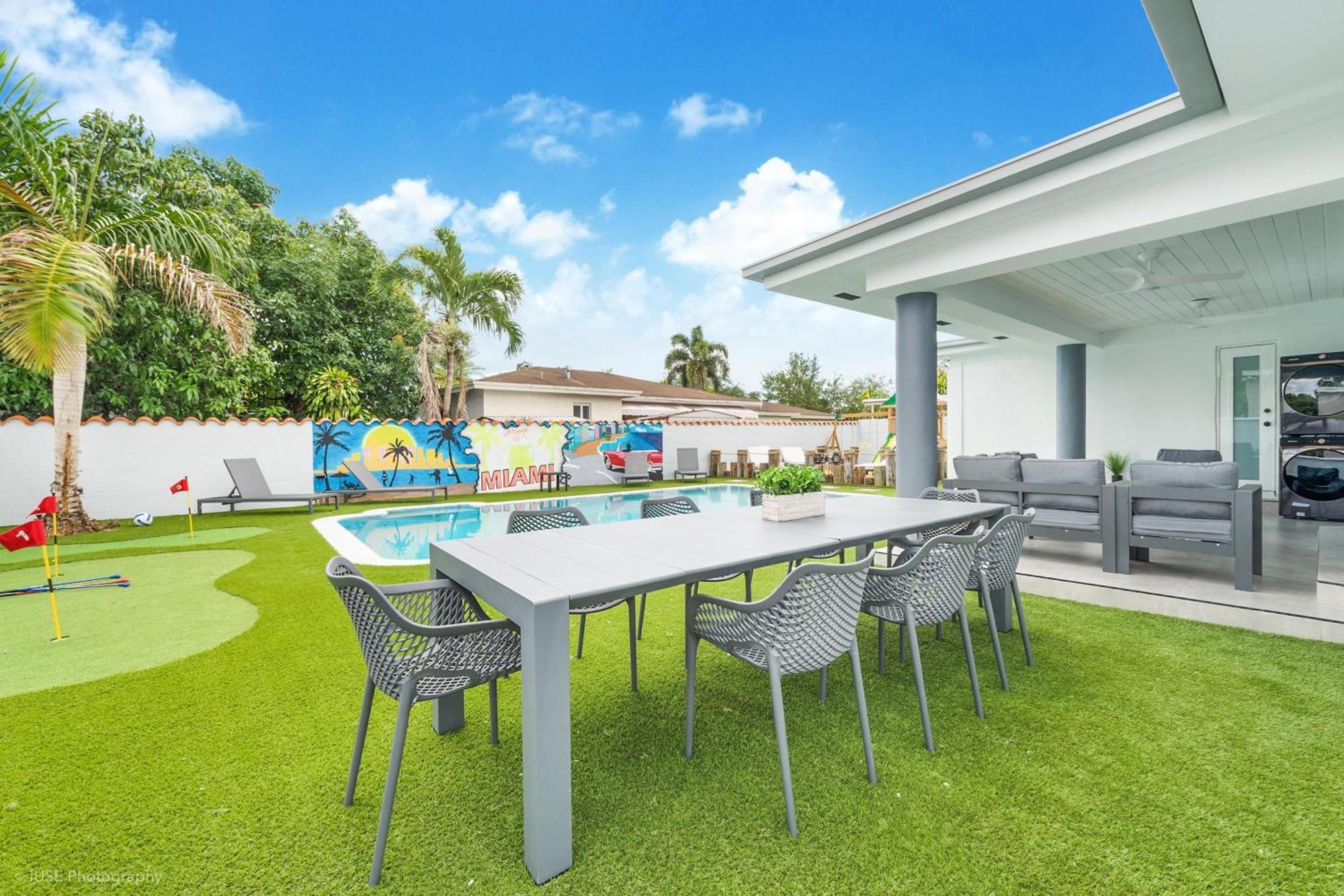 Holiday home 6Br Ultimate Retreat Pool, Sports Court & Bbq L10