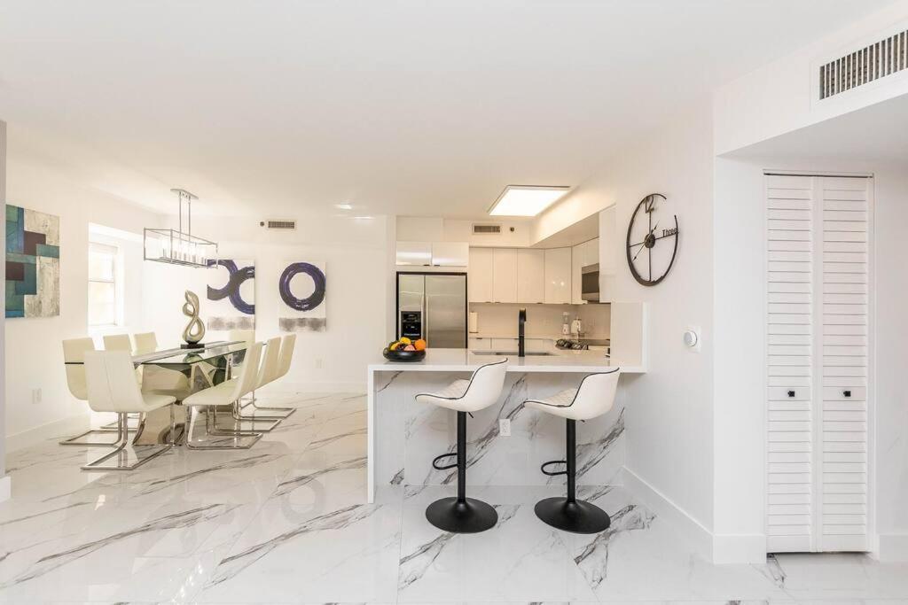 Luxury Vip 3 Bed 2 Bath Yacht Club Aventura Apartment *