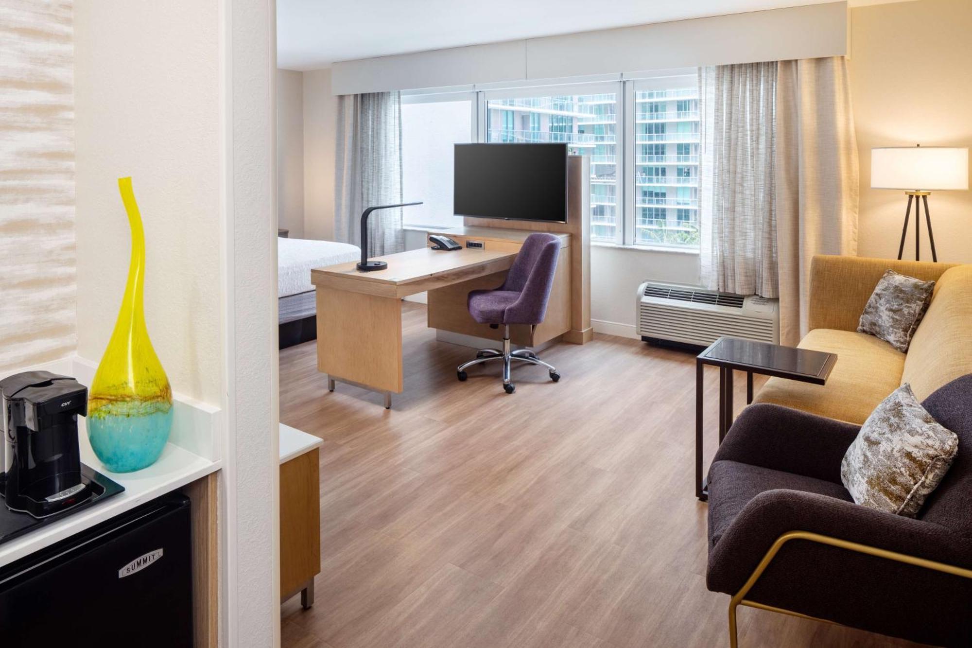 Hampton & By Hilton Downtown/brickell Hotel 3*