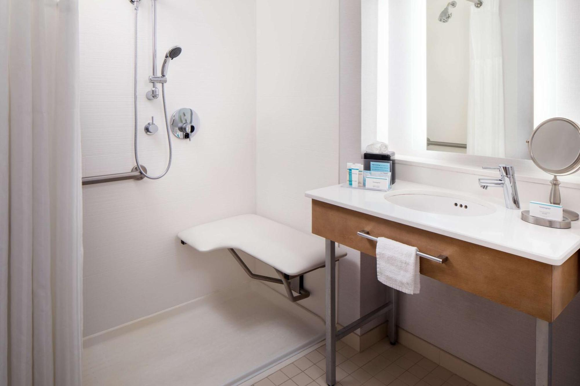Hampton & By Hilton Downtown/brickell Hotel Miami