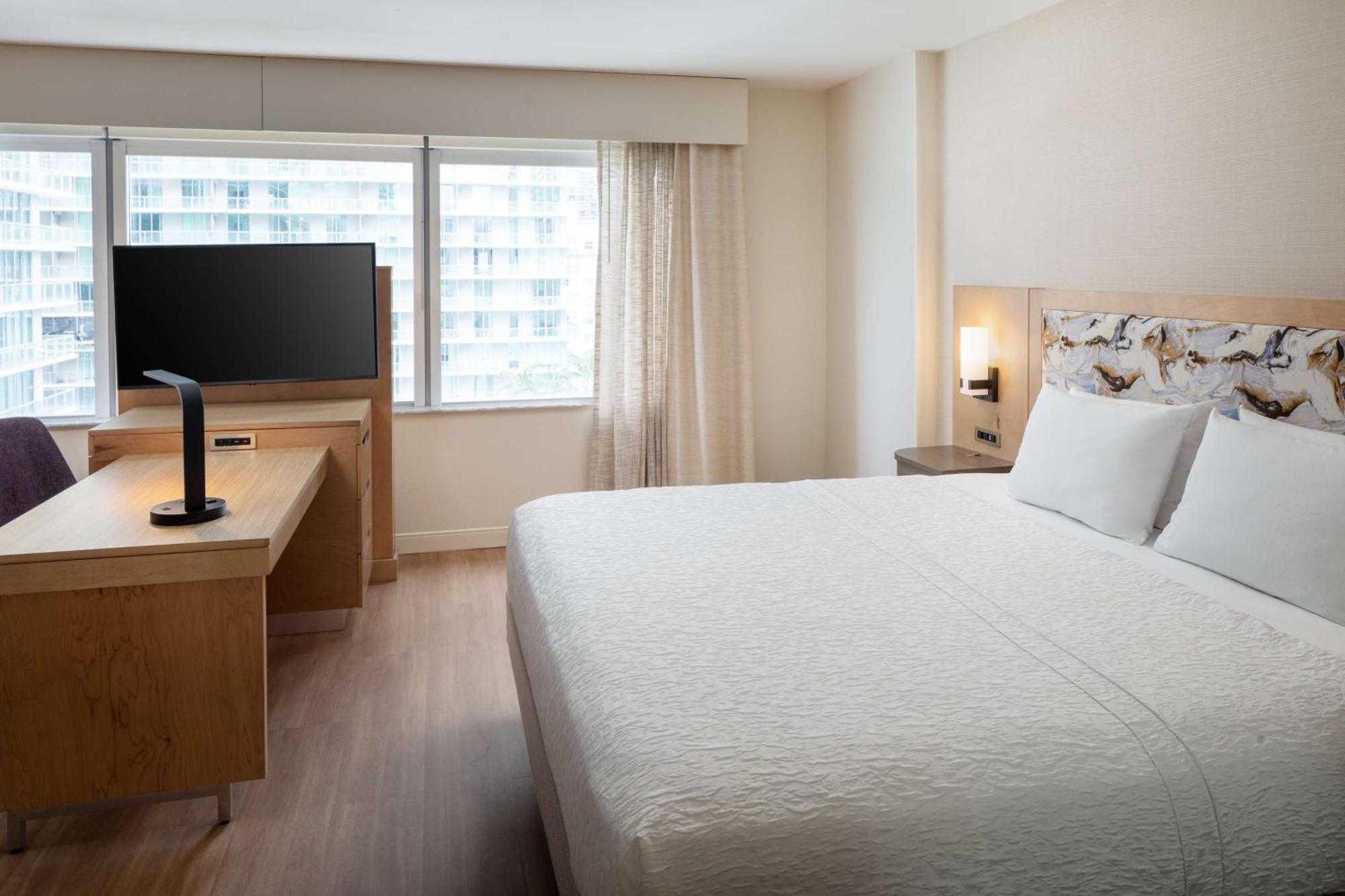 Hotel Hampton & By Hilton Downtown/brickell 3*