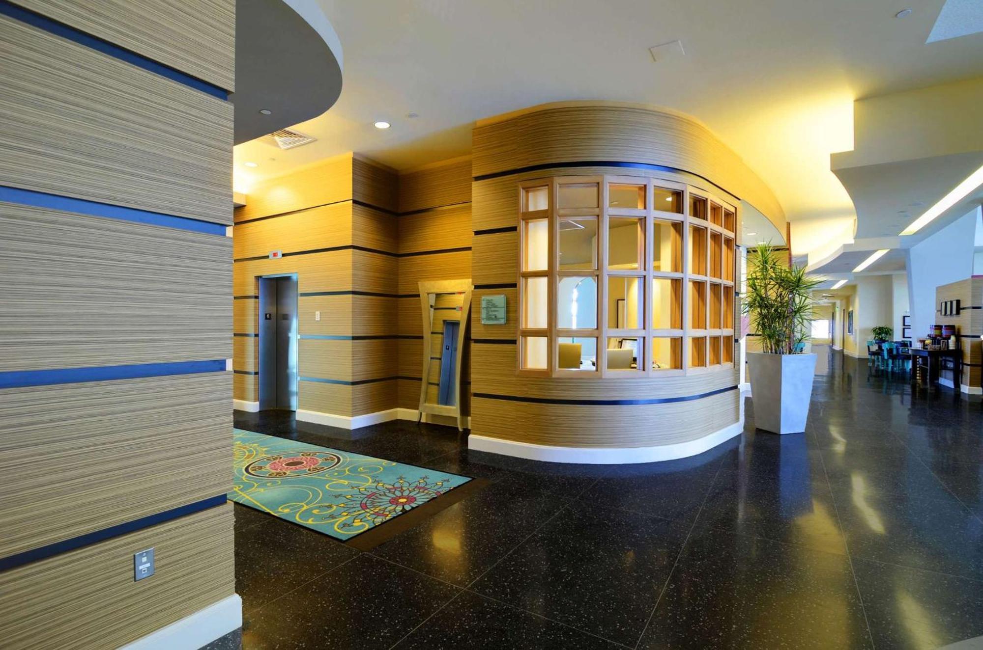 Hampton & By Hilton Downtown/brickell 3*