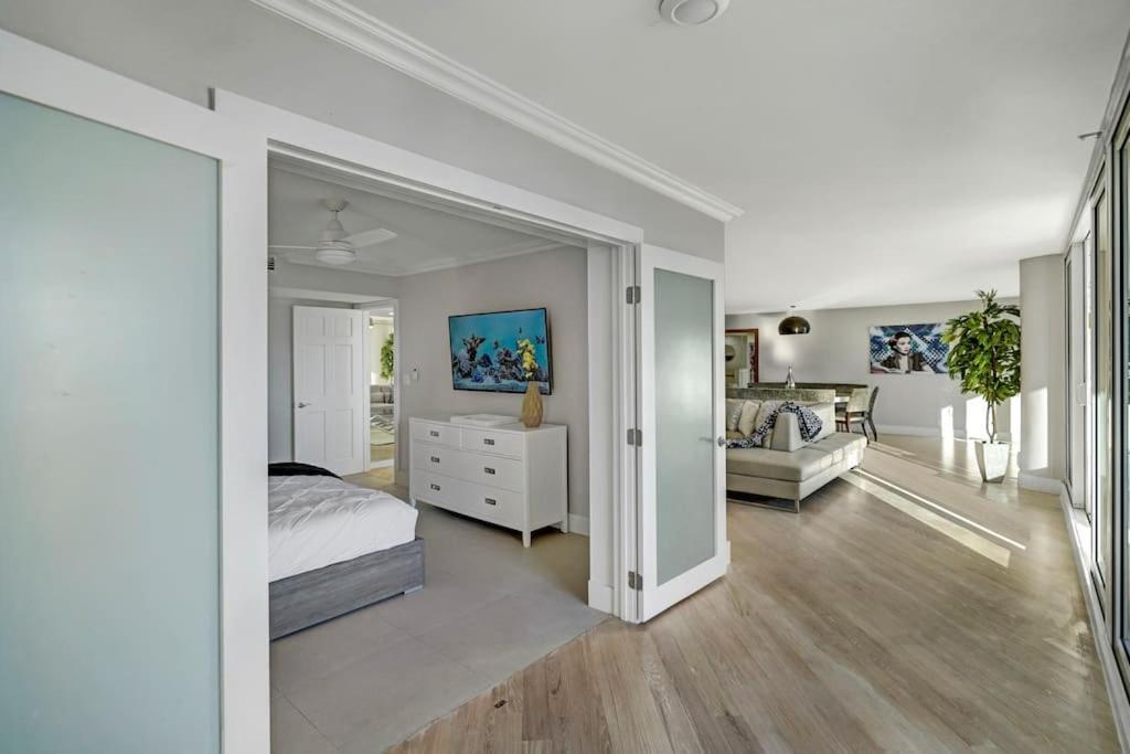 Over The Moon! Skyline And Water Views! Apartment *