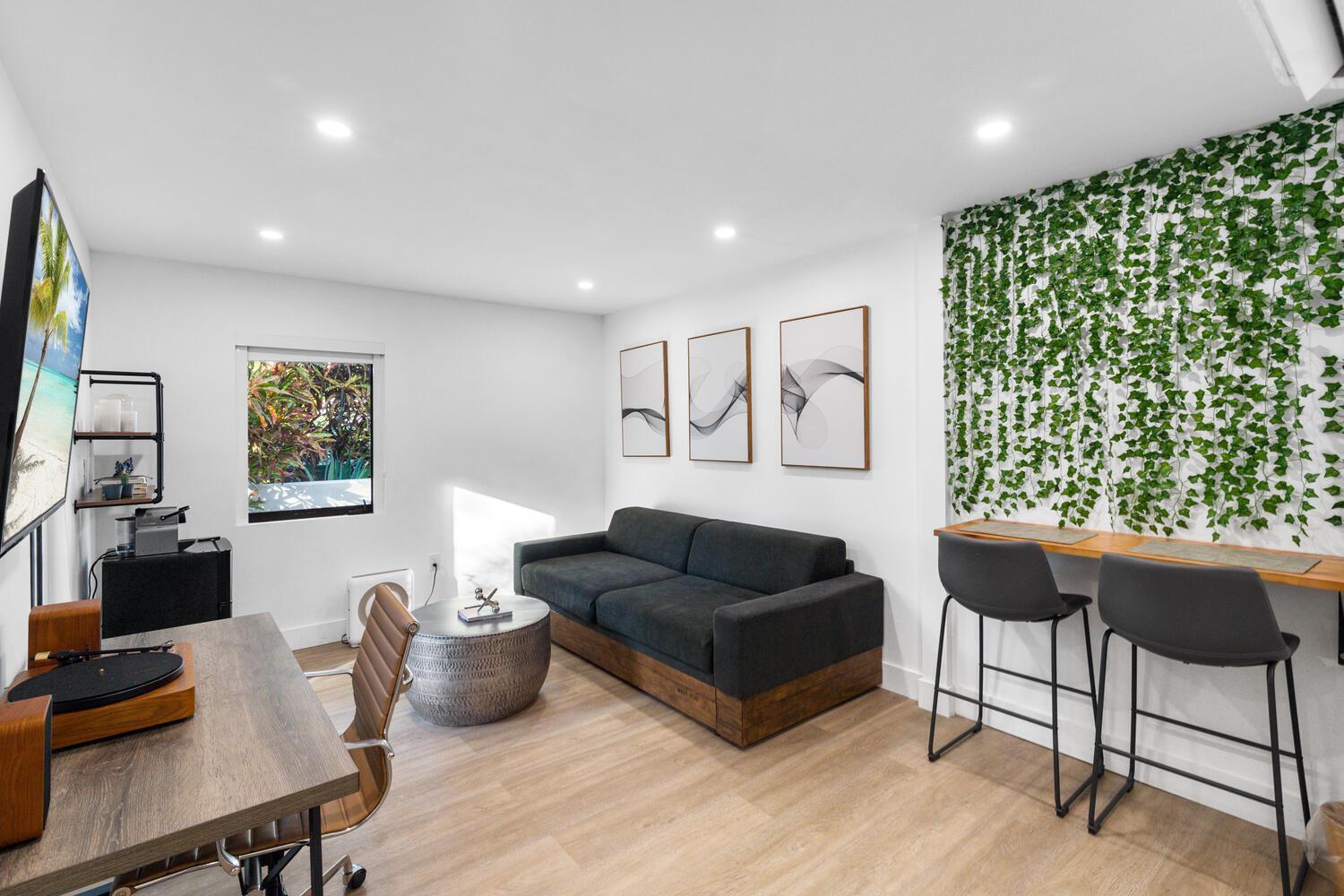 Enjoy Modern Oasis Private Patio - Near Miami