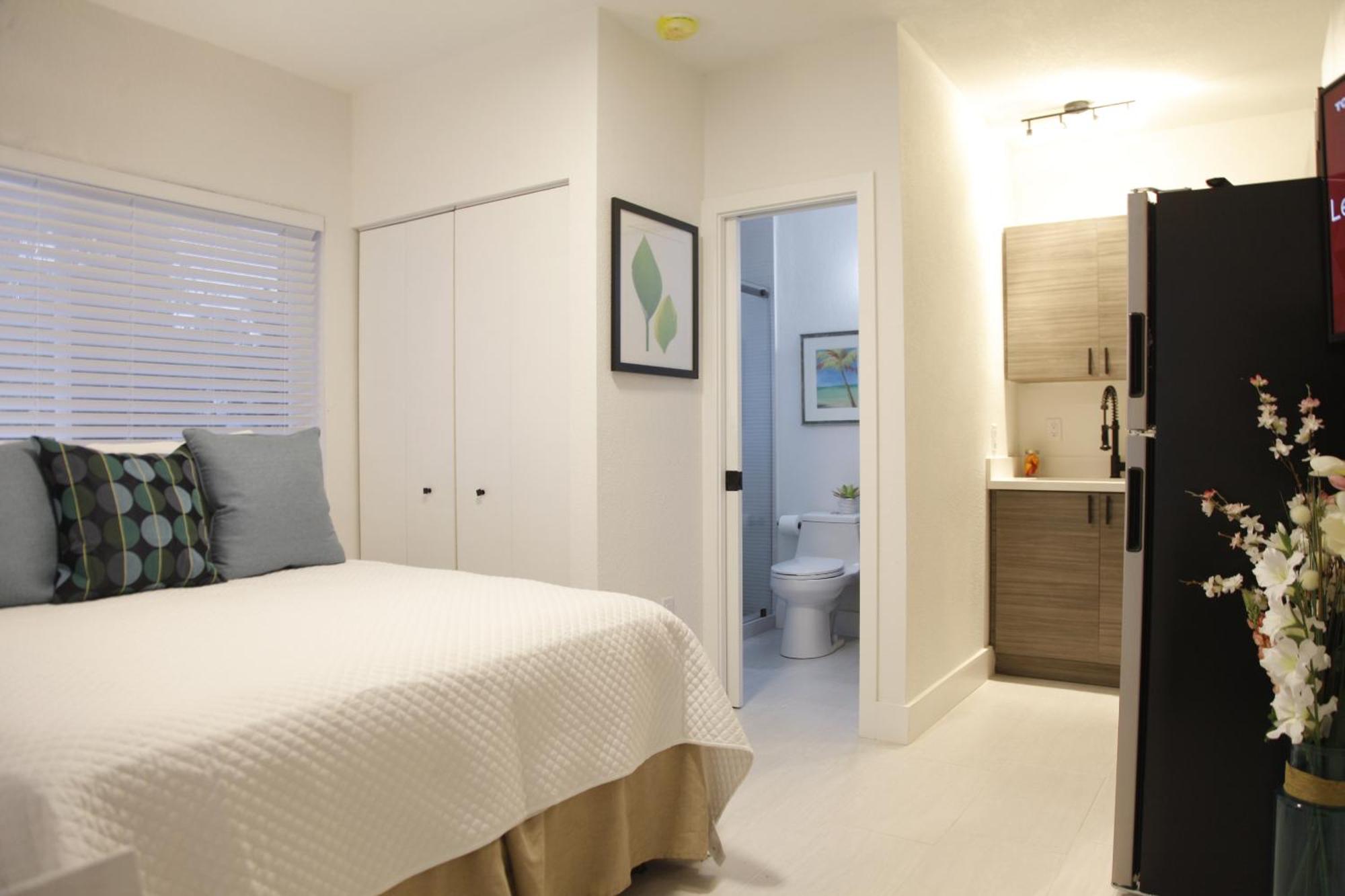 Apartment 1 Designer In The Upper East-side *