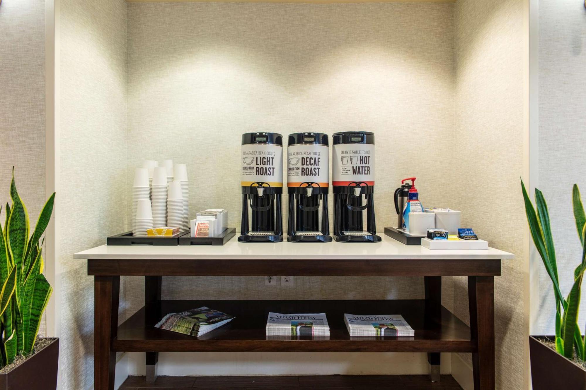 Hotel Hampton & Airport South/blue Lagoon 3*