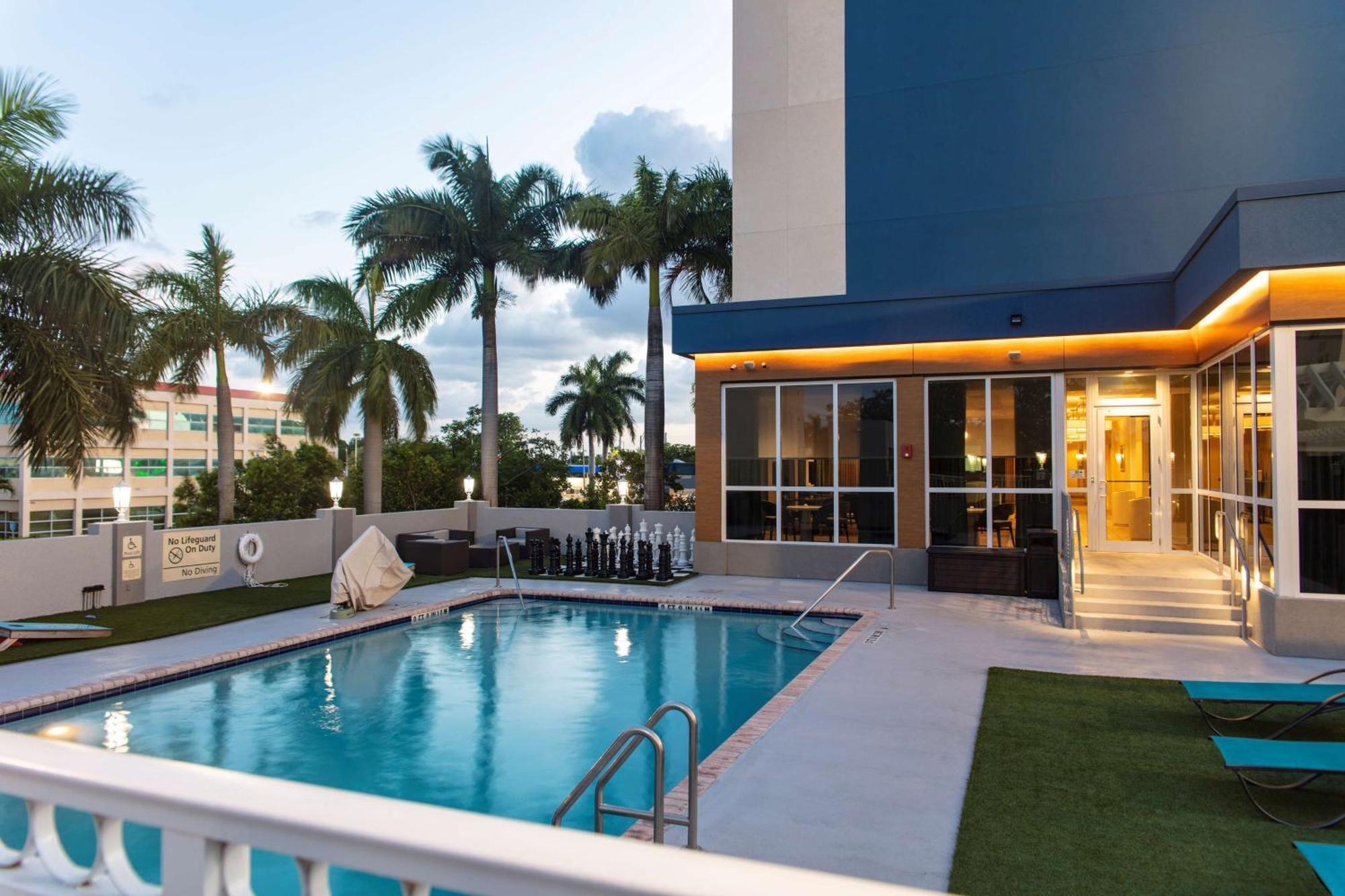 Hotel Hampton & Airport South/blue Lagoon 3*