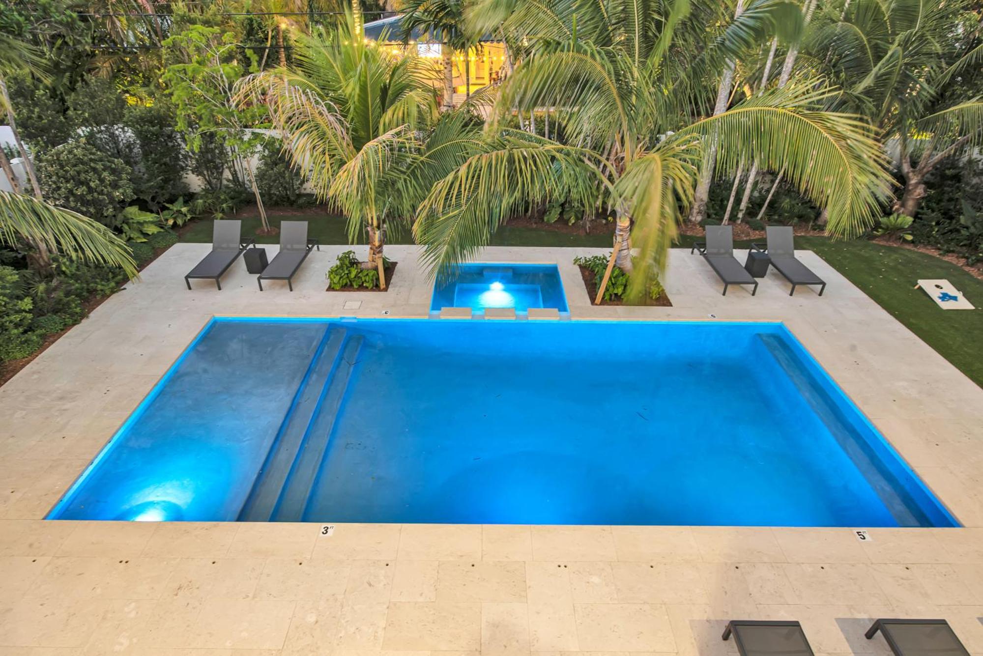 In Coral Gables With Pool Jacuzzi Game Holiday home Miami