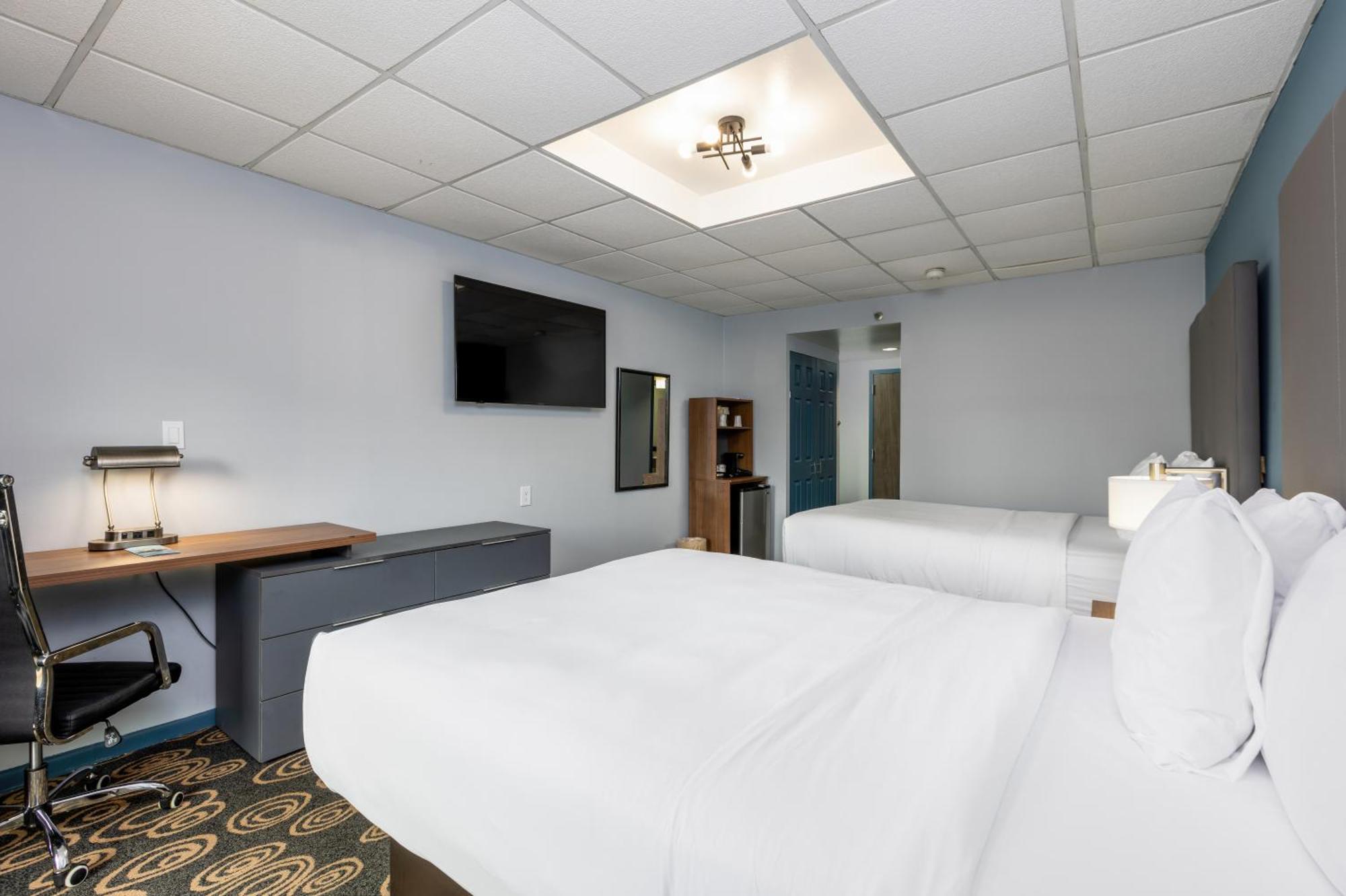 Regency Airport By Sonesta Hotel 3*
