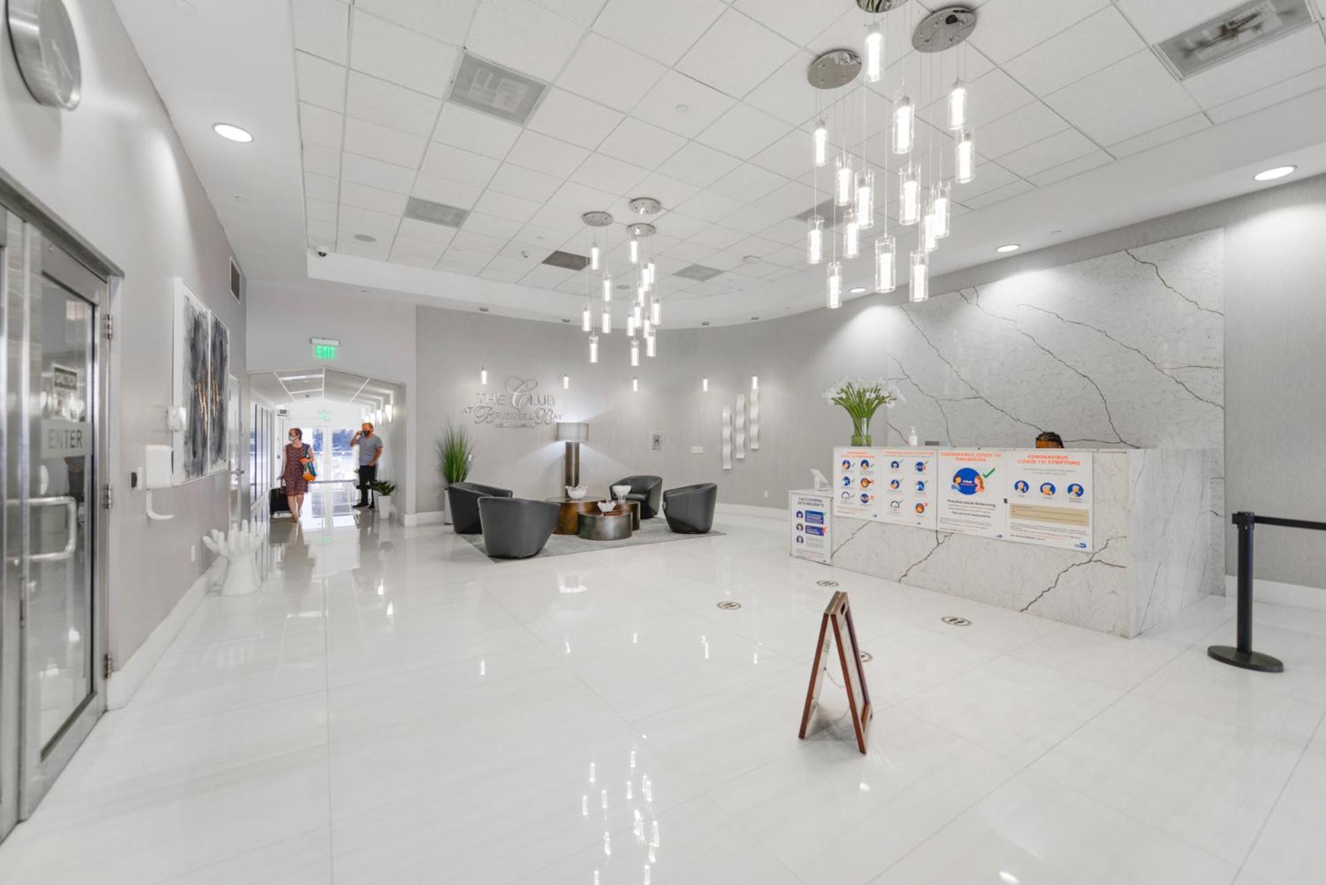 Apartment Style, Comfort, And Perfect Location In Brickell *