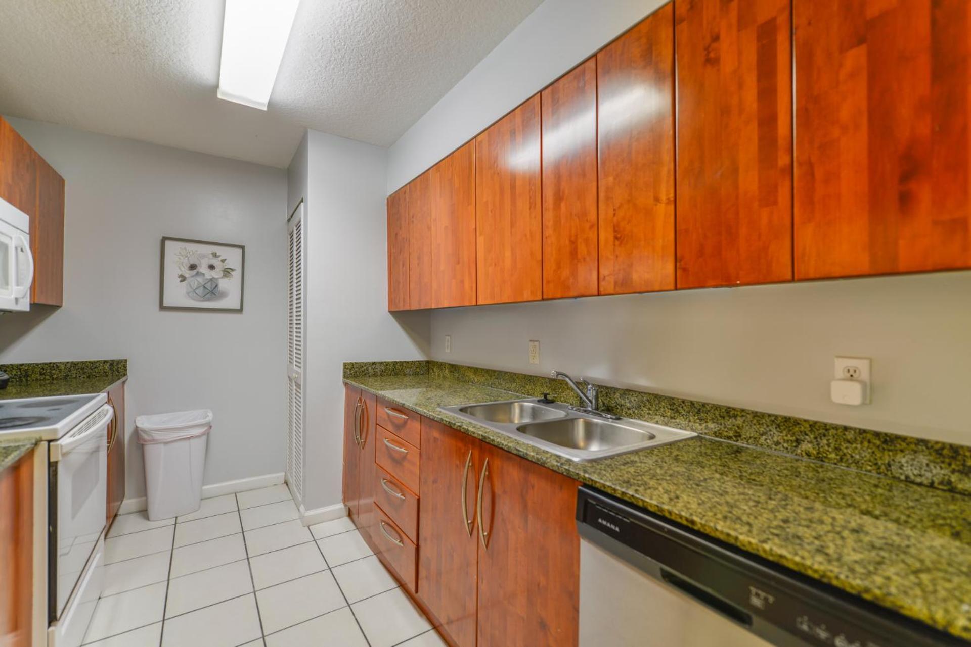 Apartment Style, Comfort, And Perfect Location In Brickell *