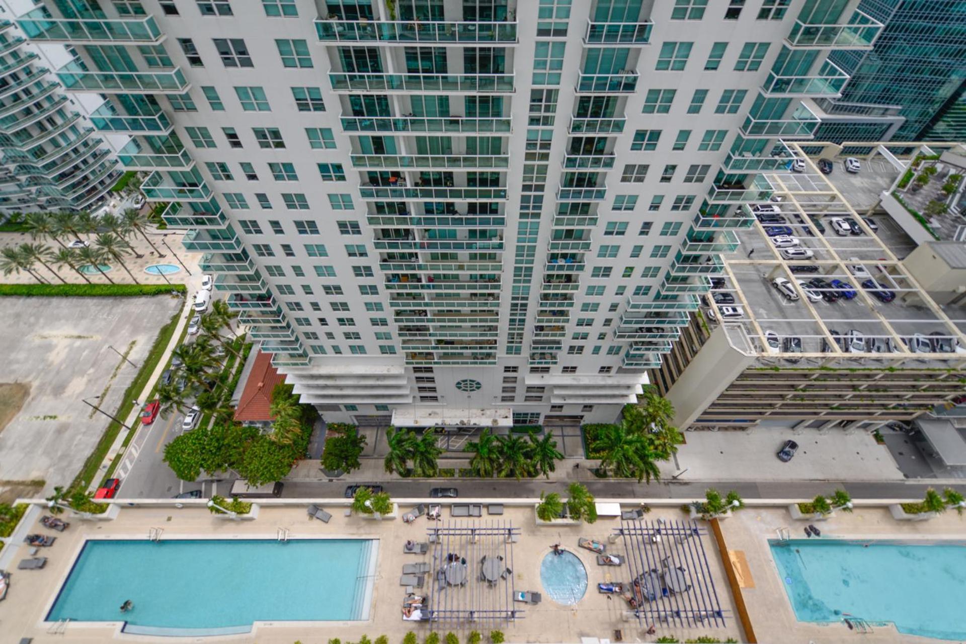 Apartment Style, Comfort, And Perfect Location In Brickell *