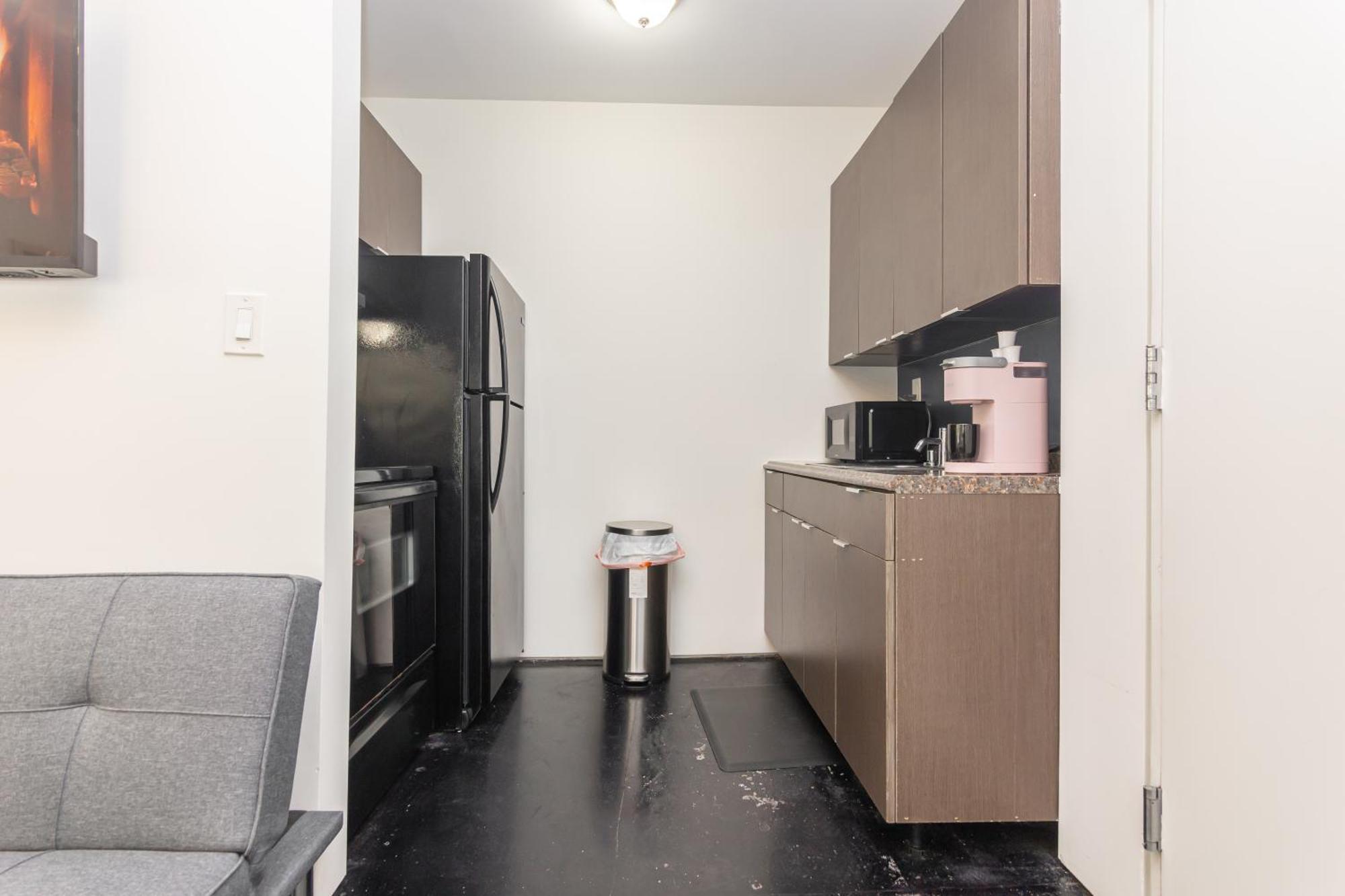 Midtown - Wynwood Area With Balcony - Art District Near Beach Apartment *