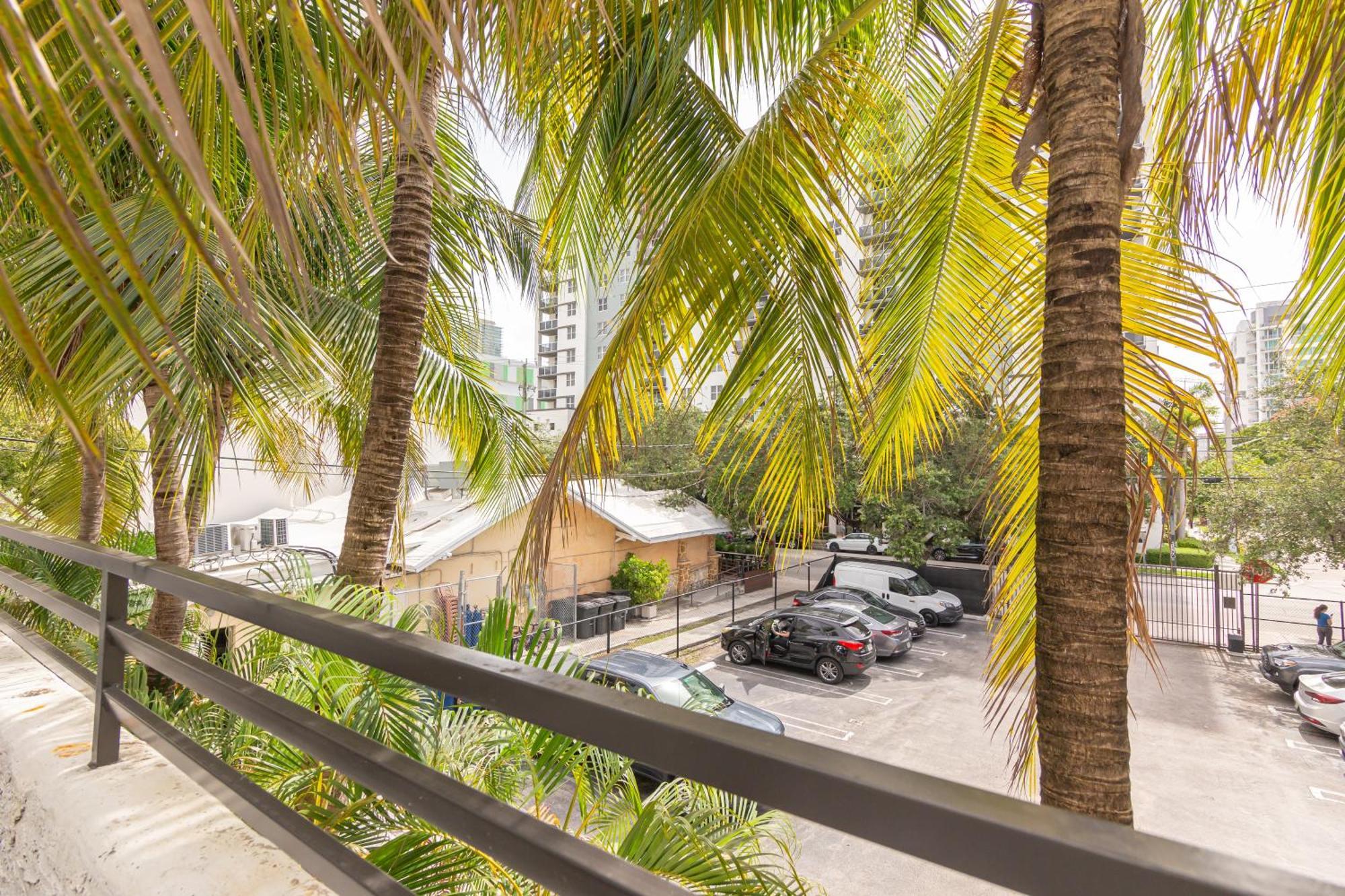 Apartment Midtown - Wynwood Area With Balcony - Art District Near Miami