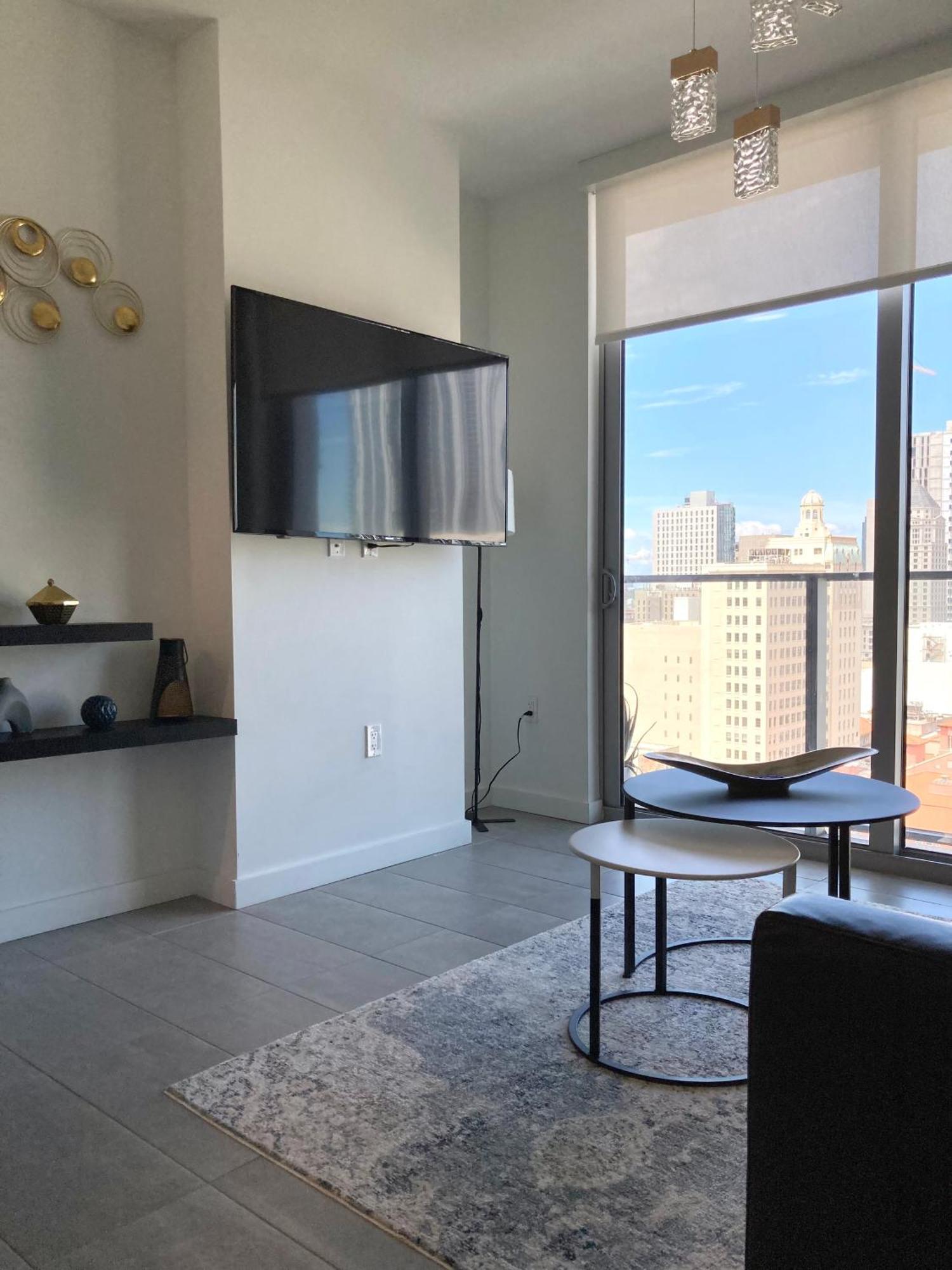 Apartment Brand New Modern 1 Bedroom Unit Downtown