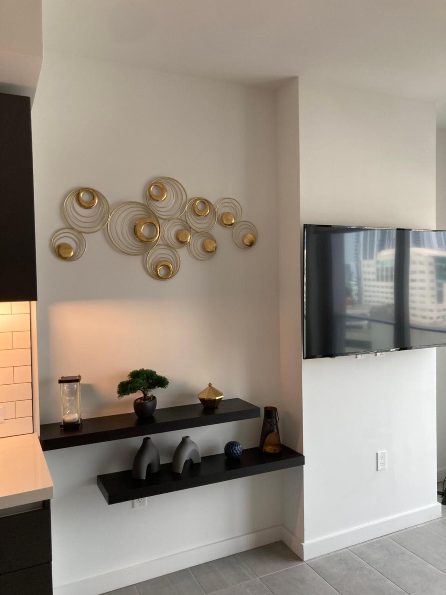 Brand New Modern 1 Bedroom Unit Downtown *
