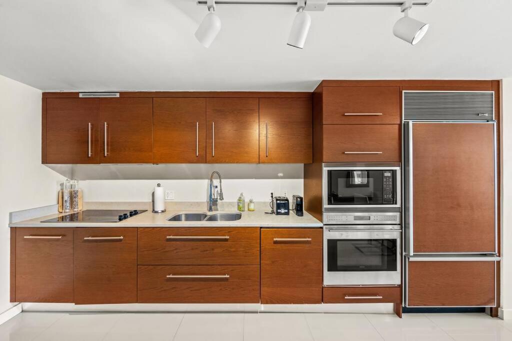 Iconbrickell Apartment *