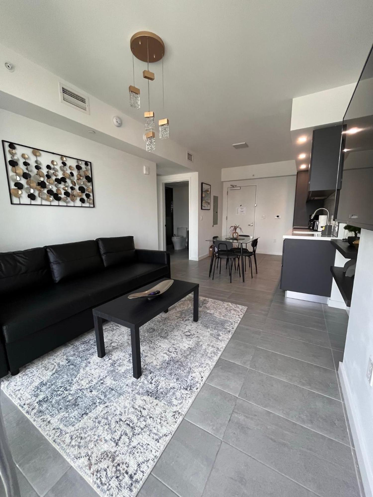 Brand New Modern 1 Bedroom Unit Downtown
