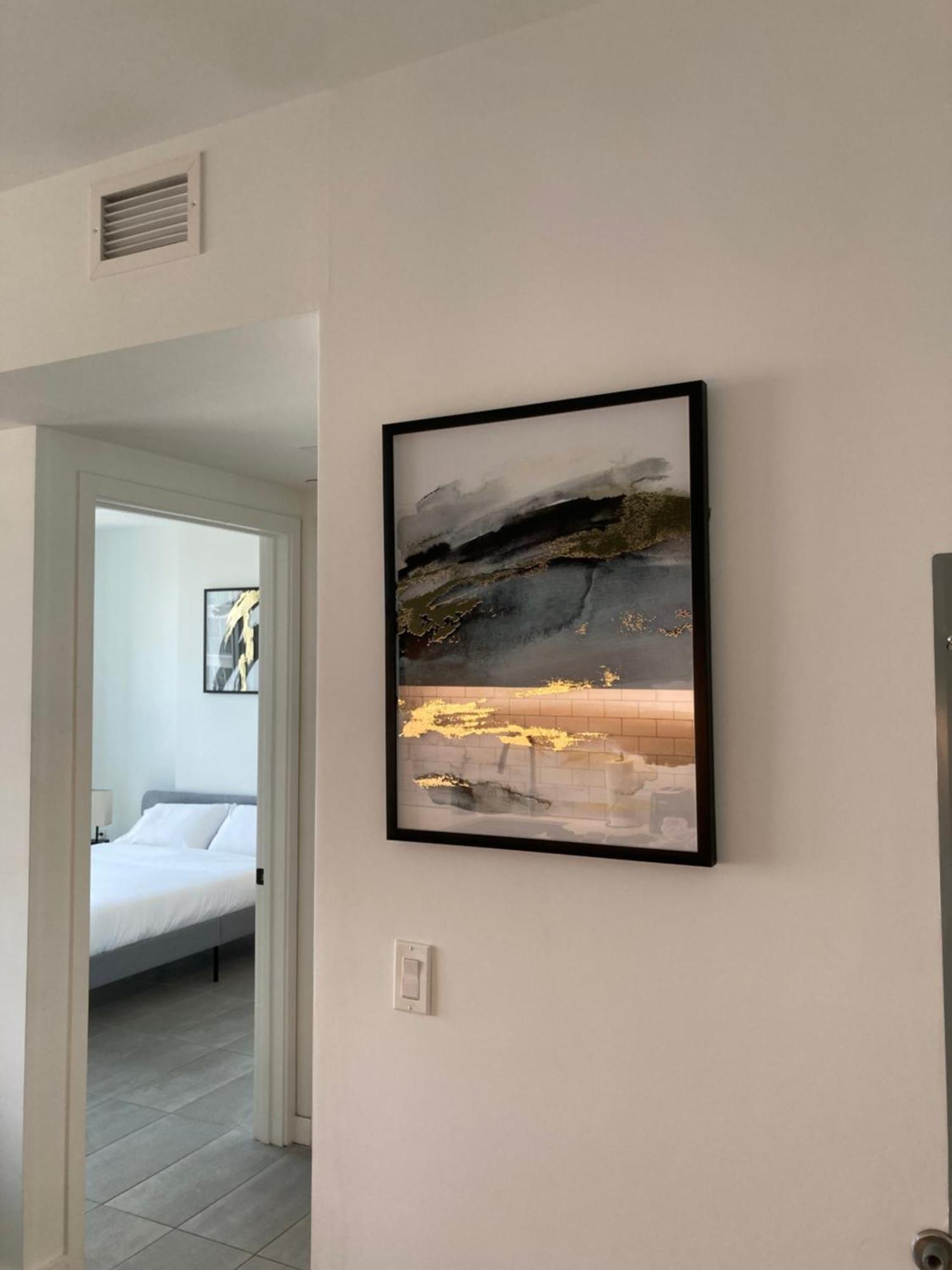 Apartment Brand New Modern 1 Bedroom Unit Downtown