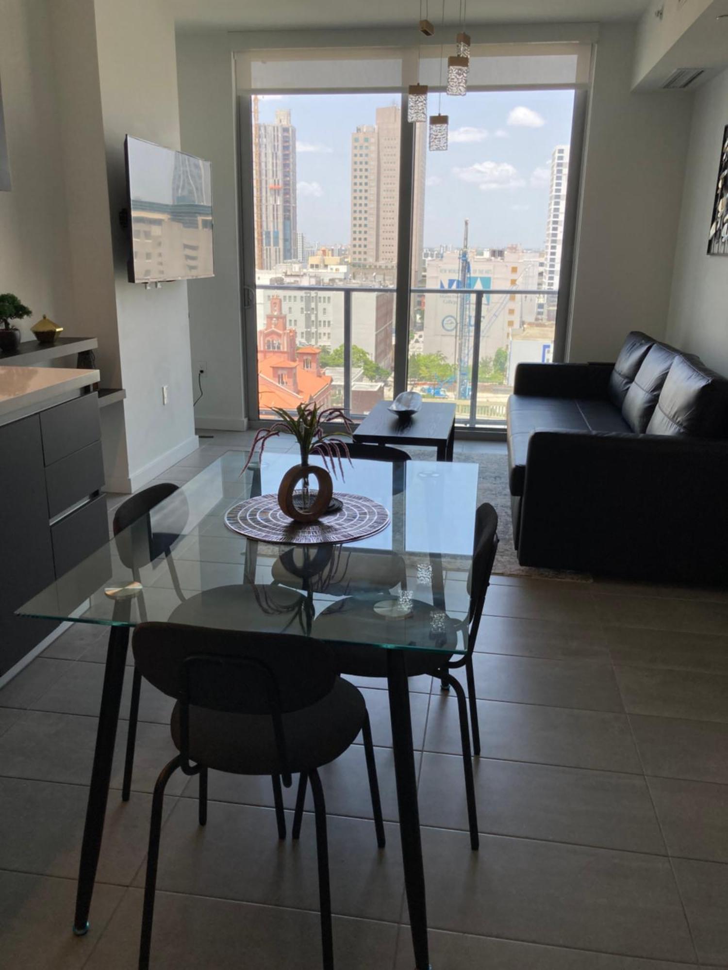 Brand New Modern 1 Bedroom Unit Downtown