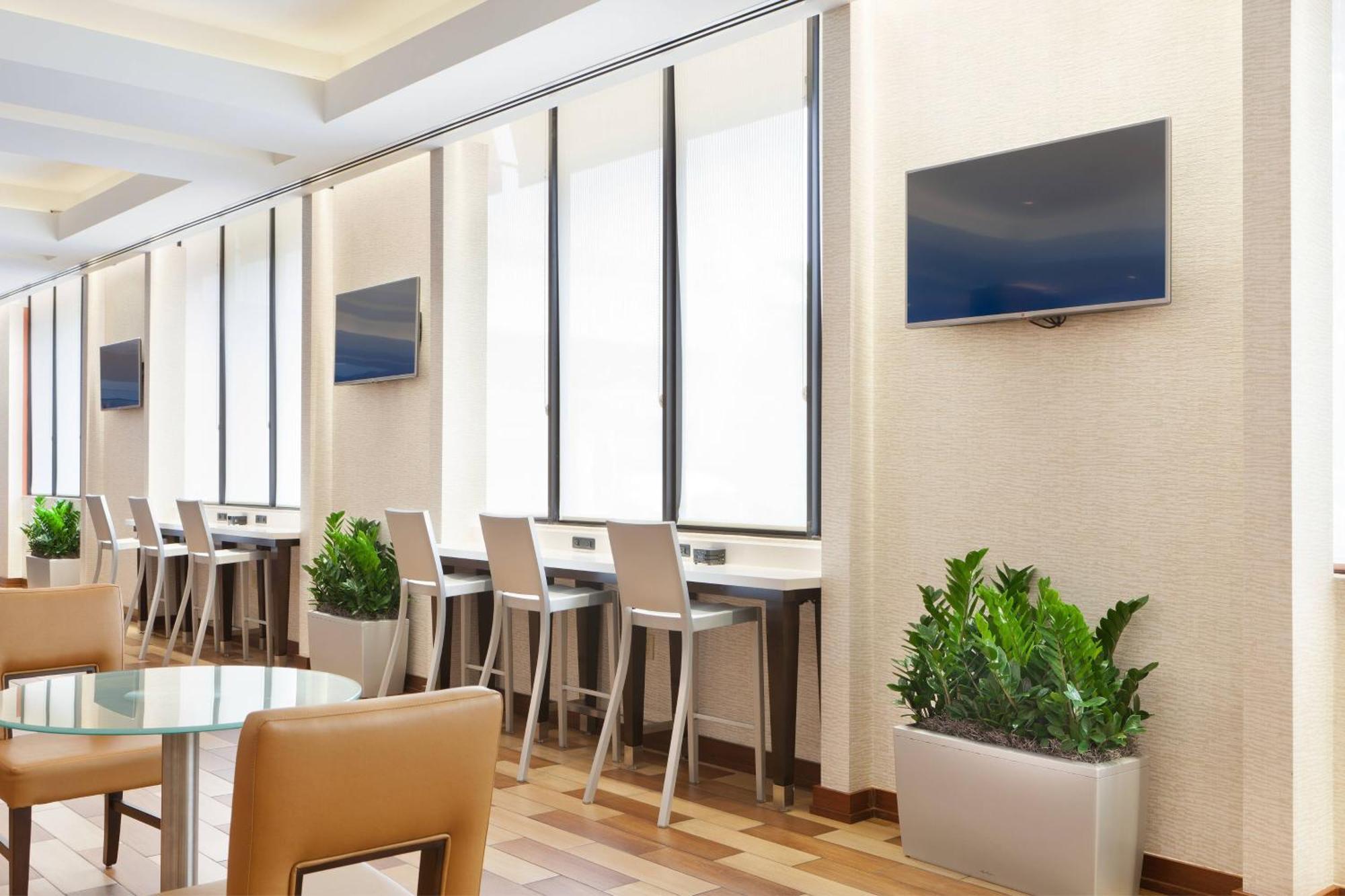 Airport Marriott 4*
