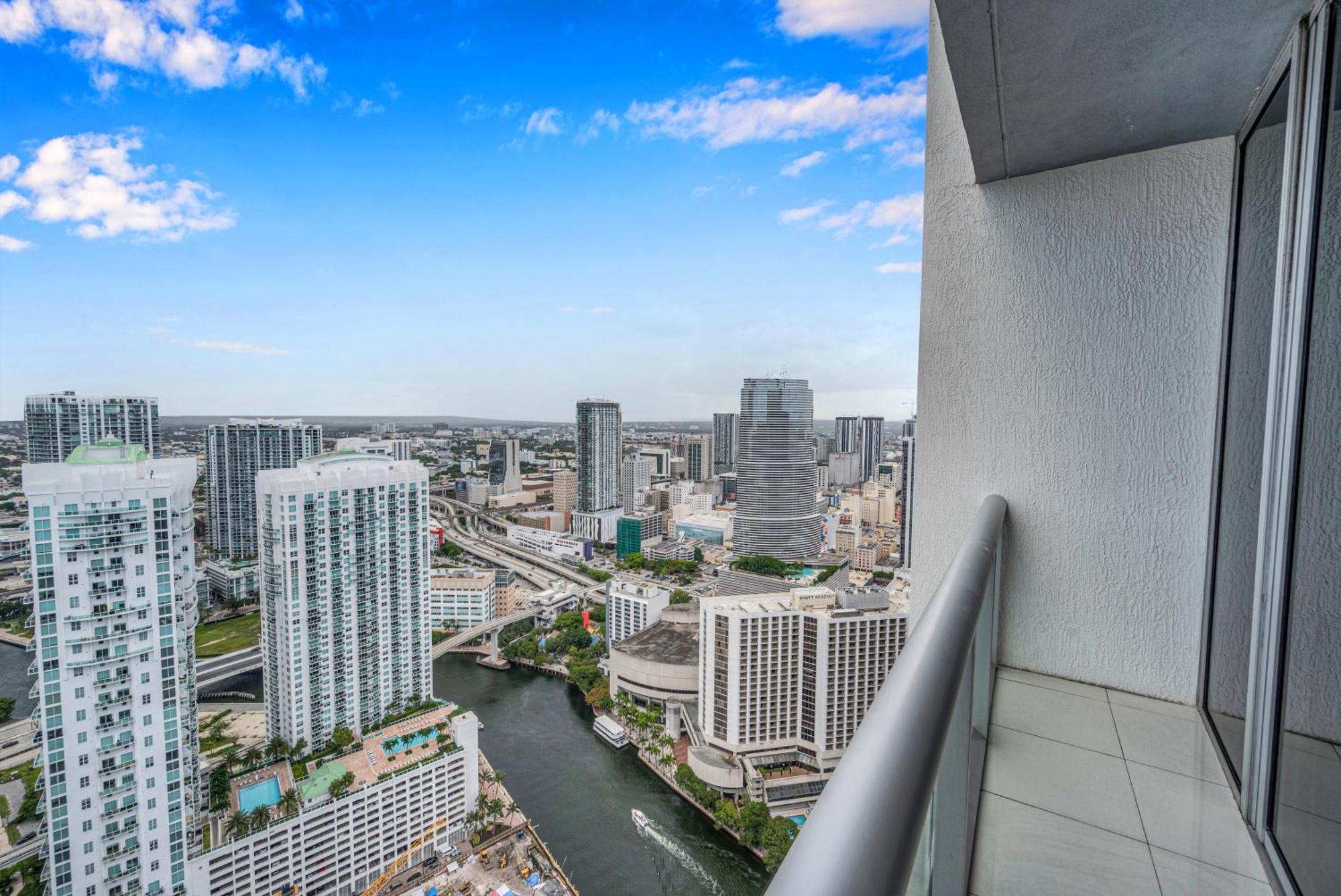 Highest Floor Icon W Brickell Location *