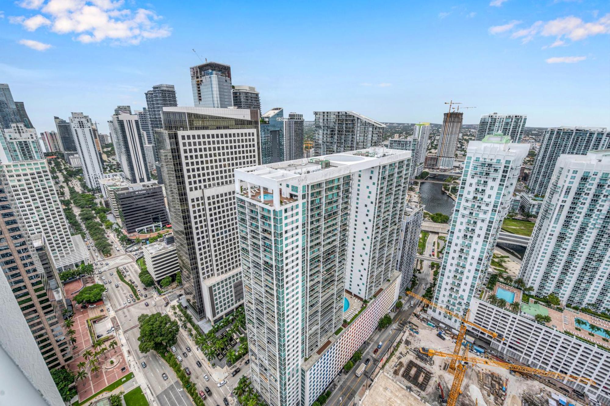 Apartment Highest Floor Icon W Brickell Location *