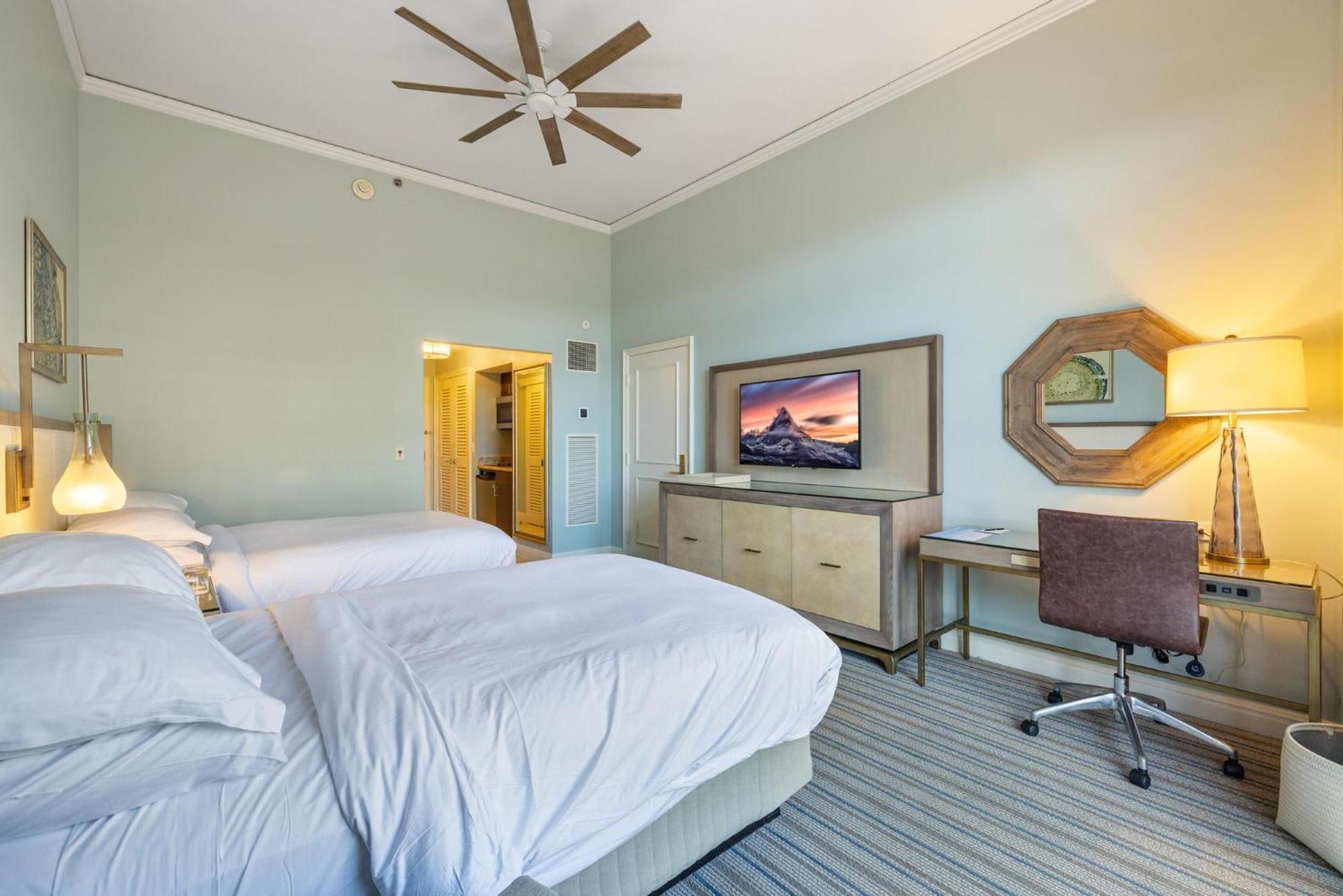 Charming 5 Star Unit Situated At Ritz Carlton-key Biscayne
