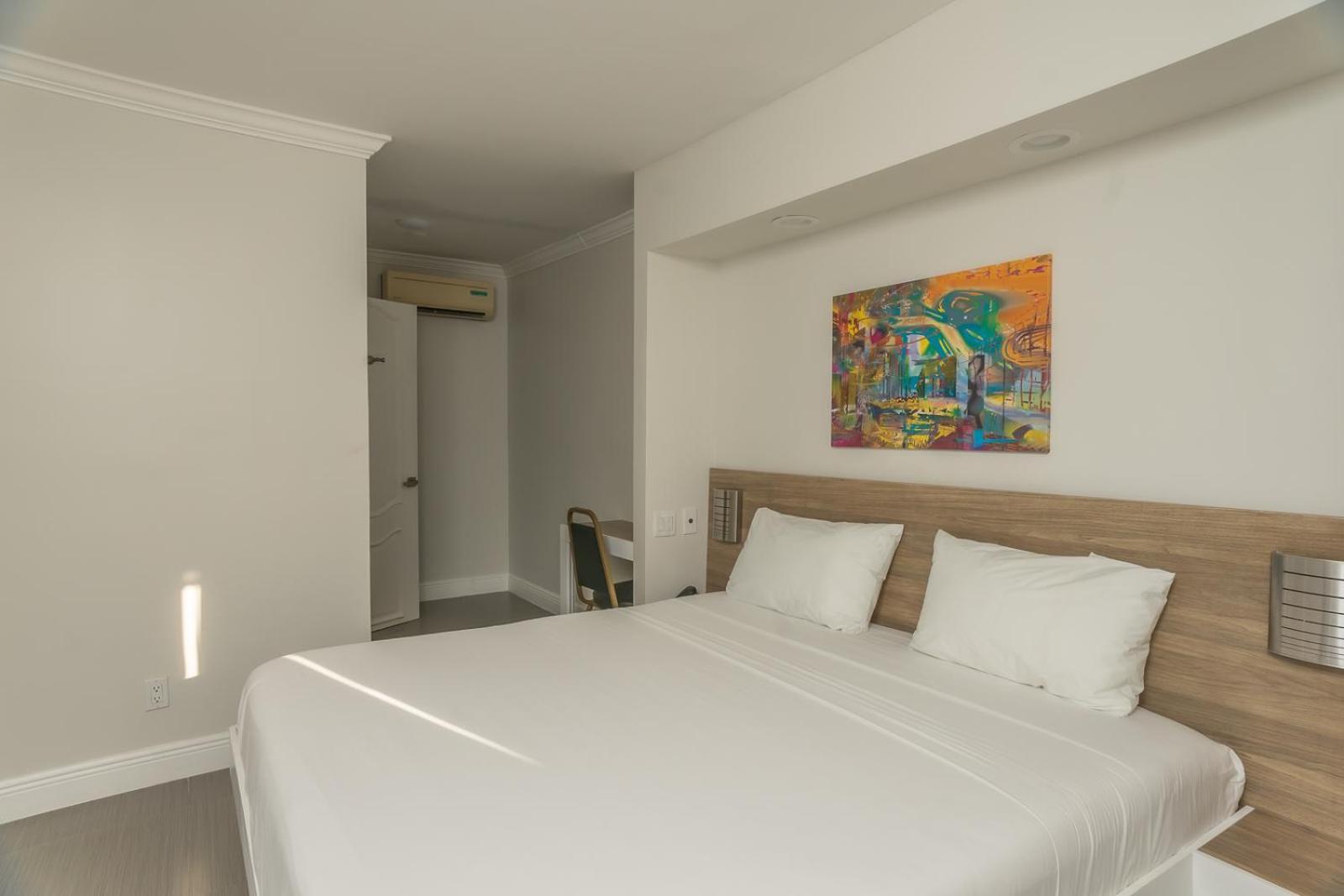 The Biscayne Hotel *