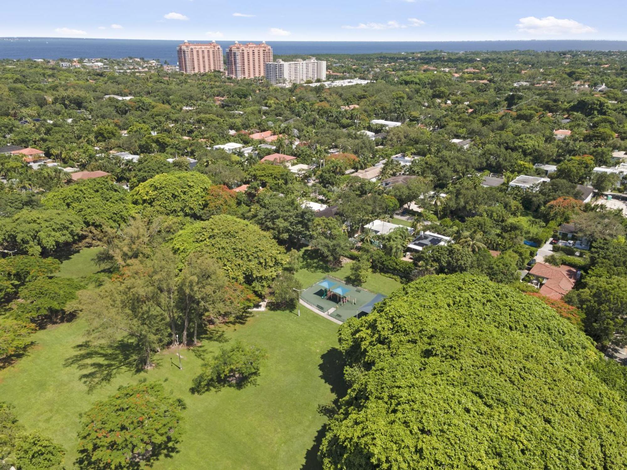 Summer Estate - Pool Parking & Prime Location Miami