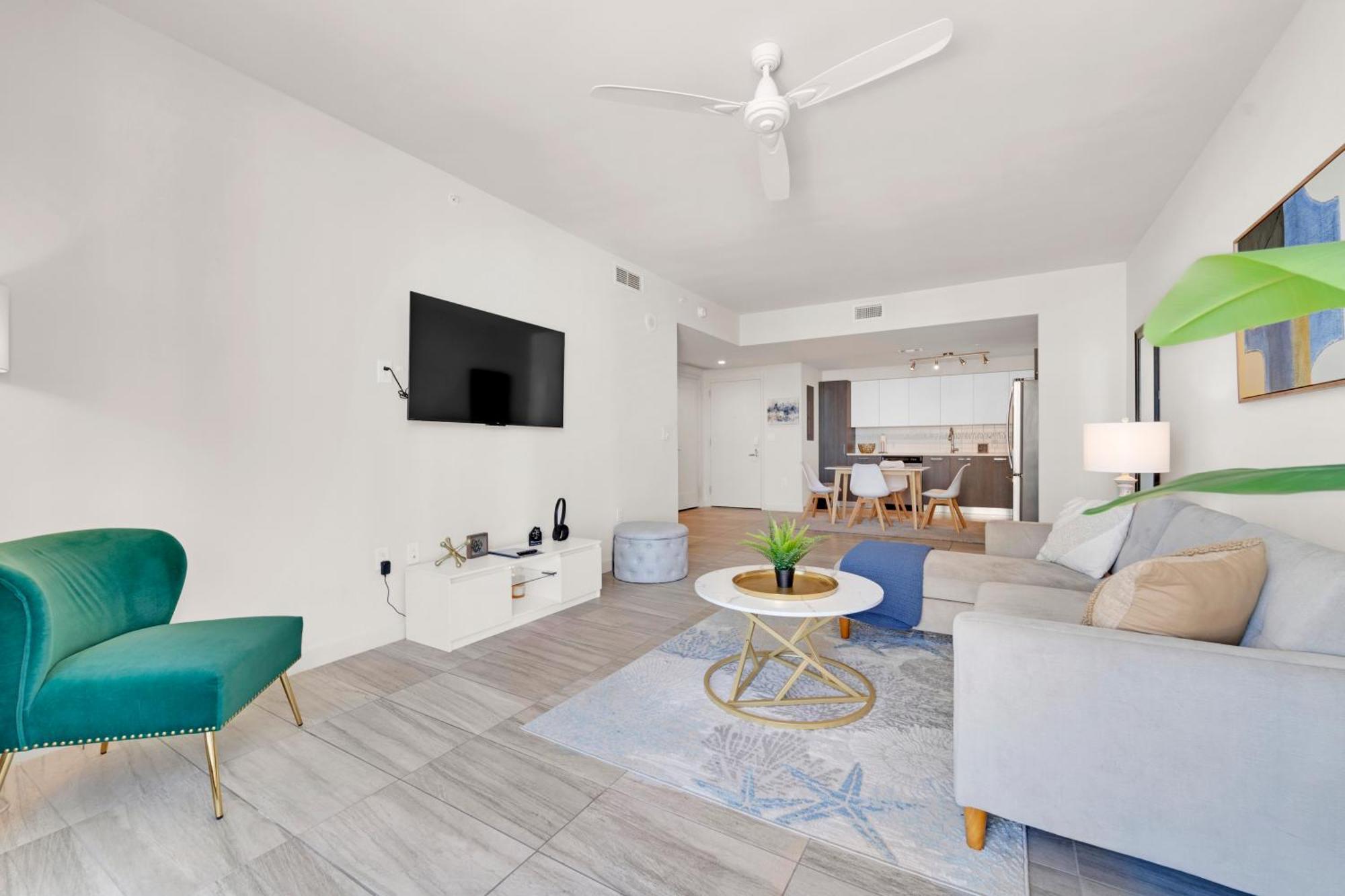 Devereaux Luxury One-bedroom And *