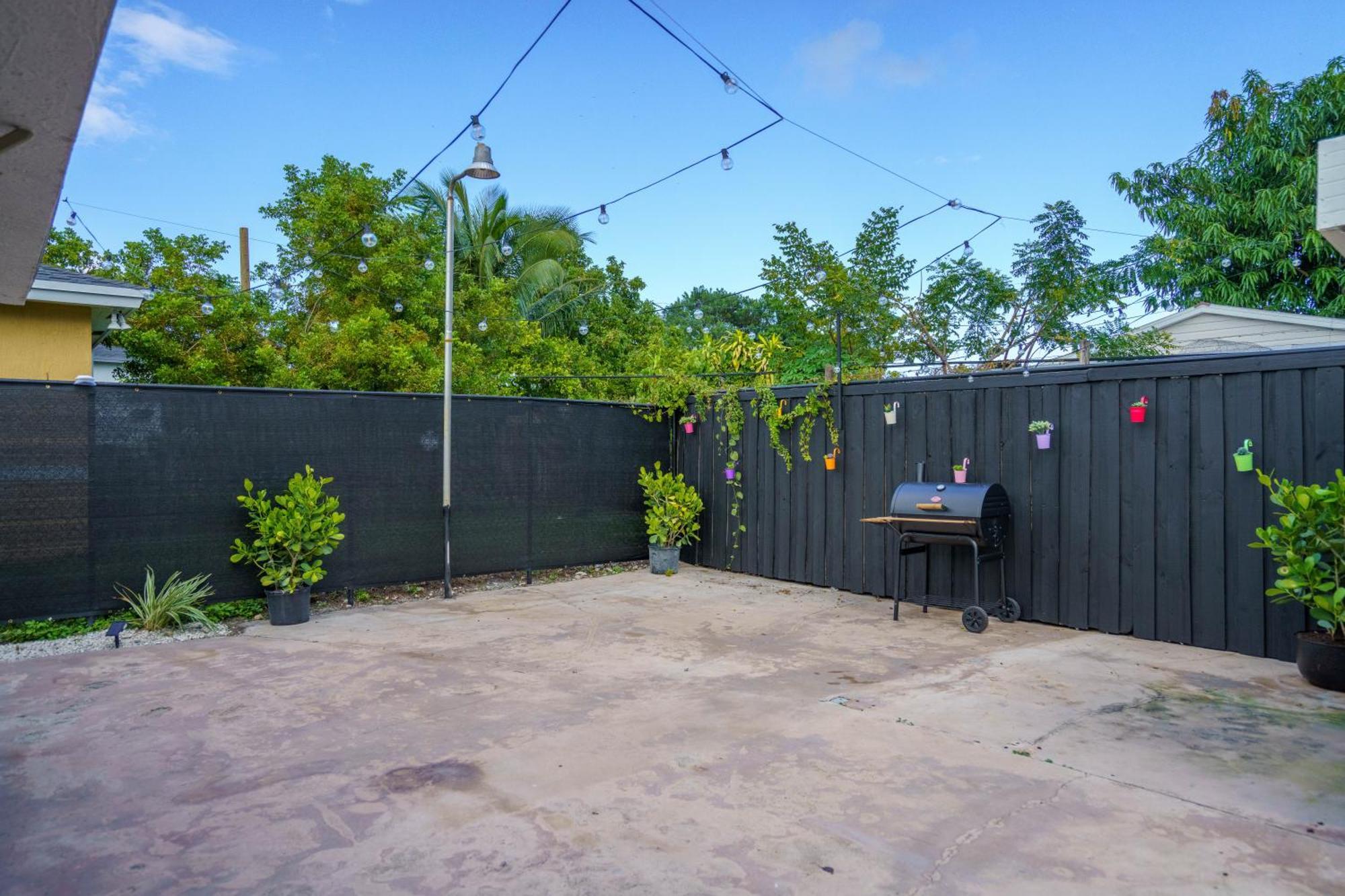 Renovated 2 Bd W/ Private Parking, Gallery & W/d Miami