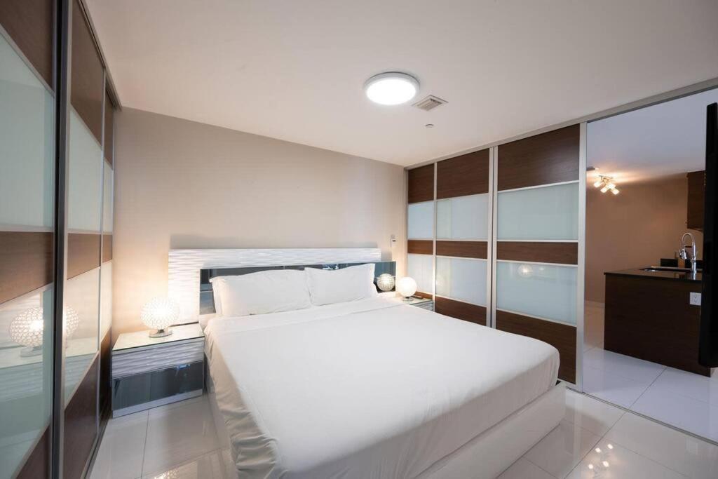 Icon Brickell, W - 2br, Prime Location, Pool - Miami